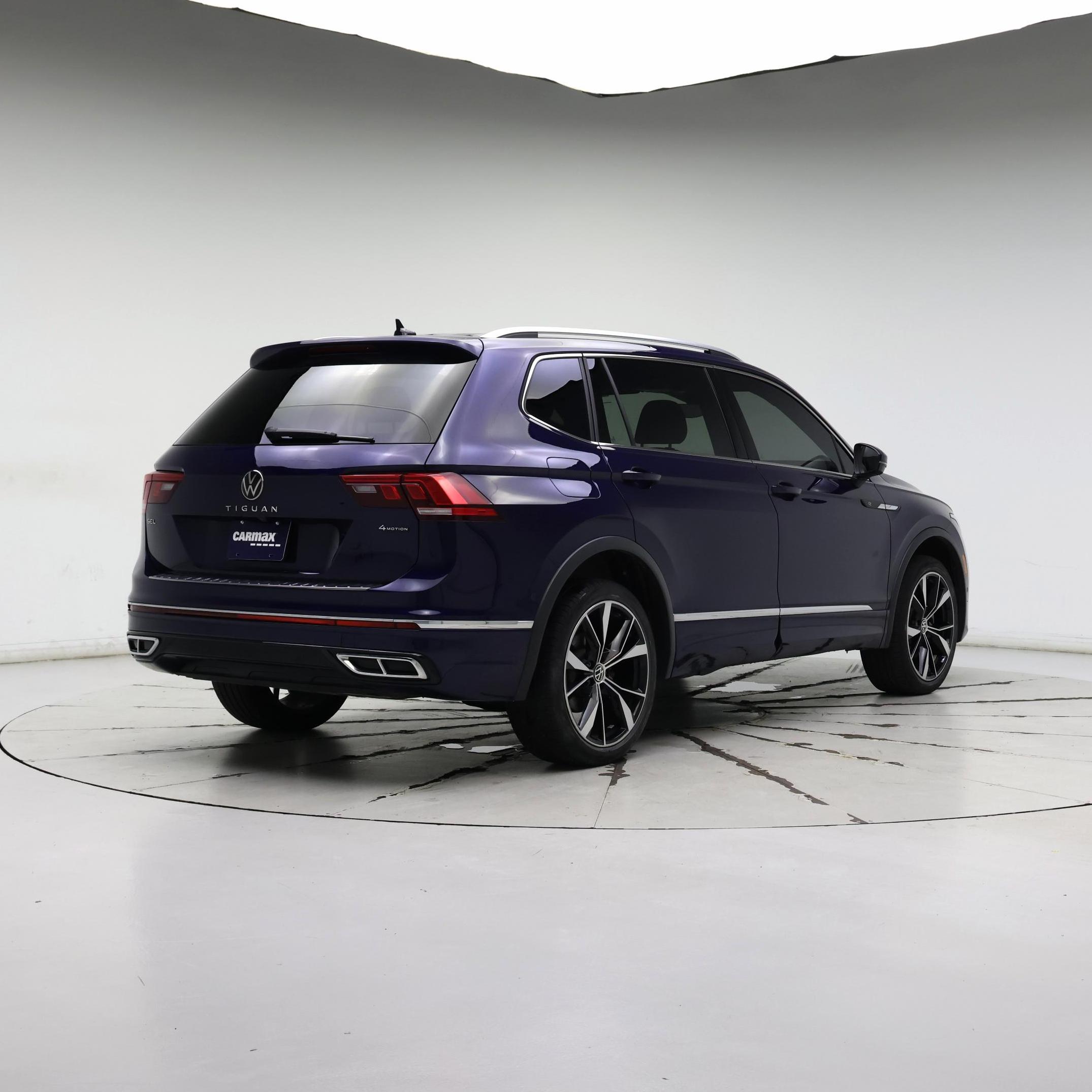 Thumbnail: 2022 Volkswagen Tiguan - 8