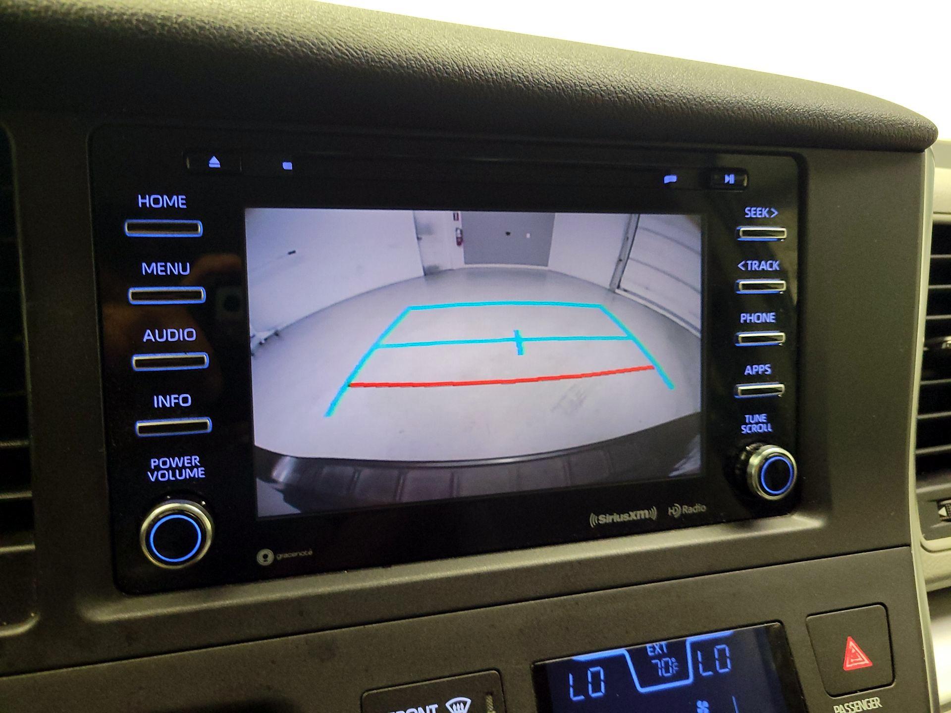 Thumbnail: 2018 Toyota Sienna - 14