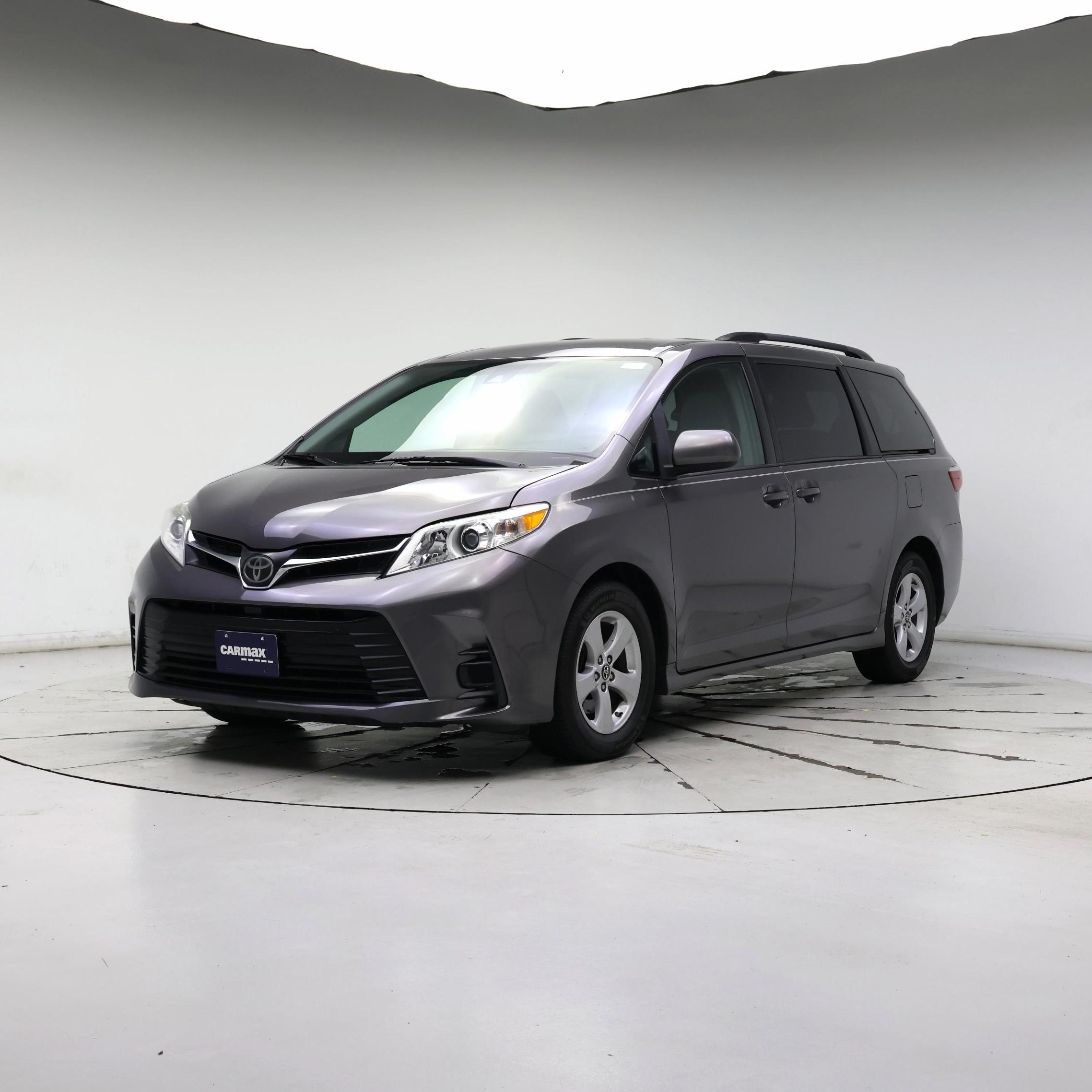 Thumbnail: 2018 Toyota Sienna - 4
