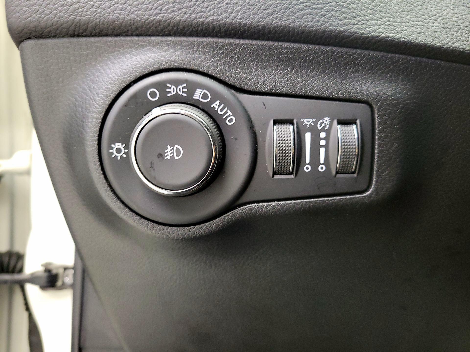 Thumbnail: 2020 Jeep Compass - 13
