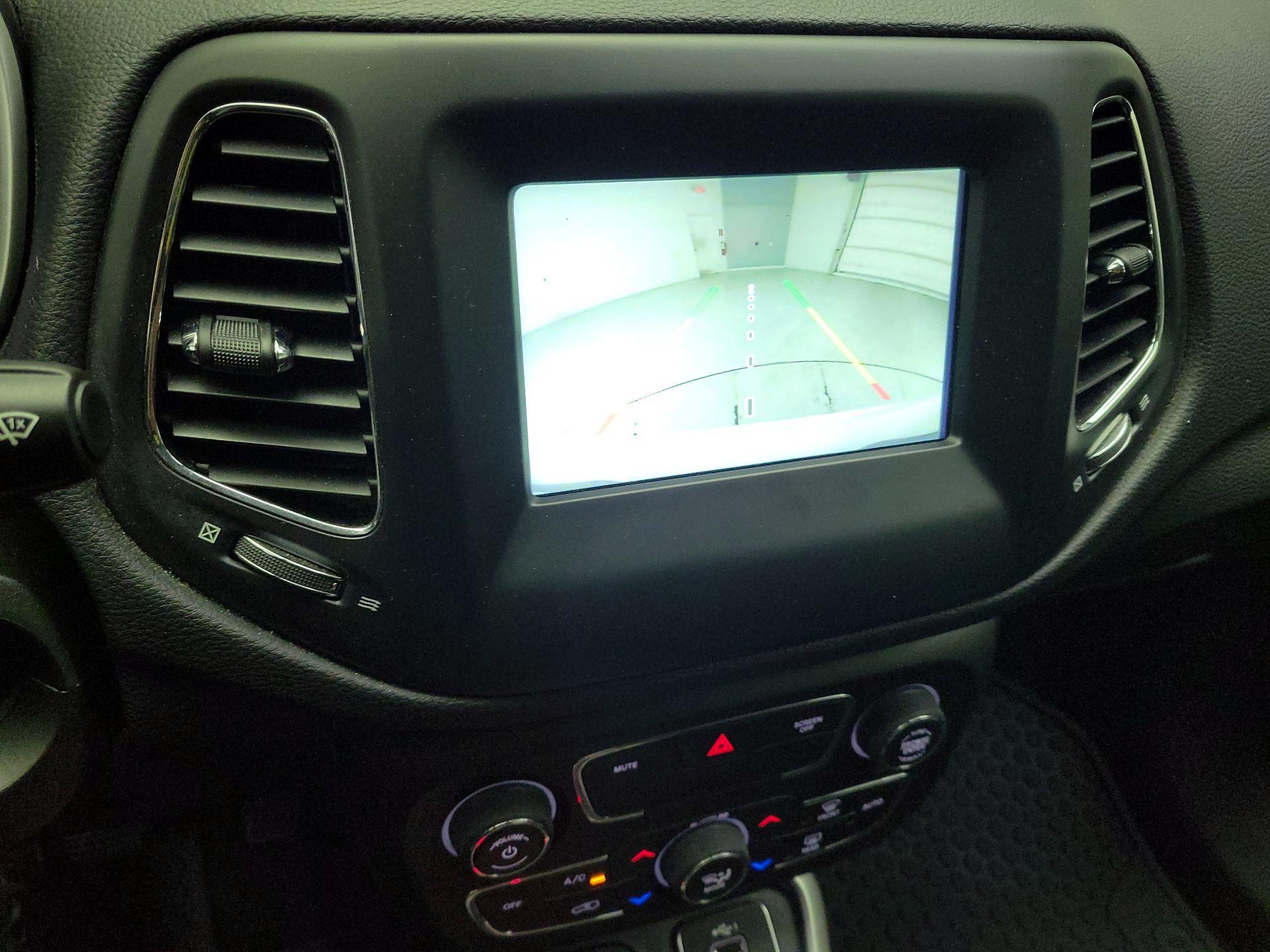 Thumbnail: 2020 Jeep Compass - 14