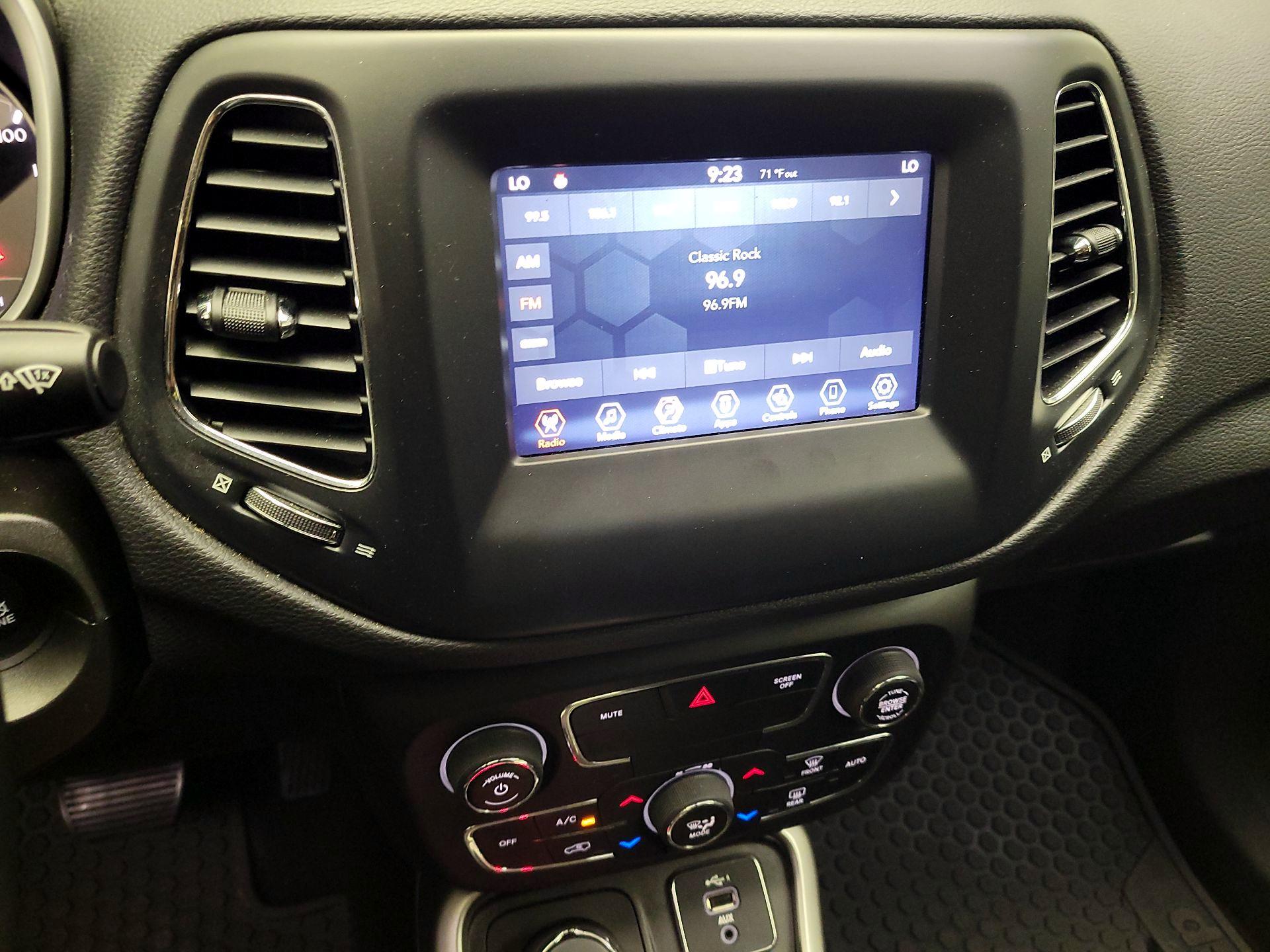 Thumbnail: 2020 Jeep Compass - 15