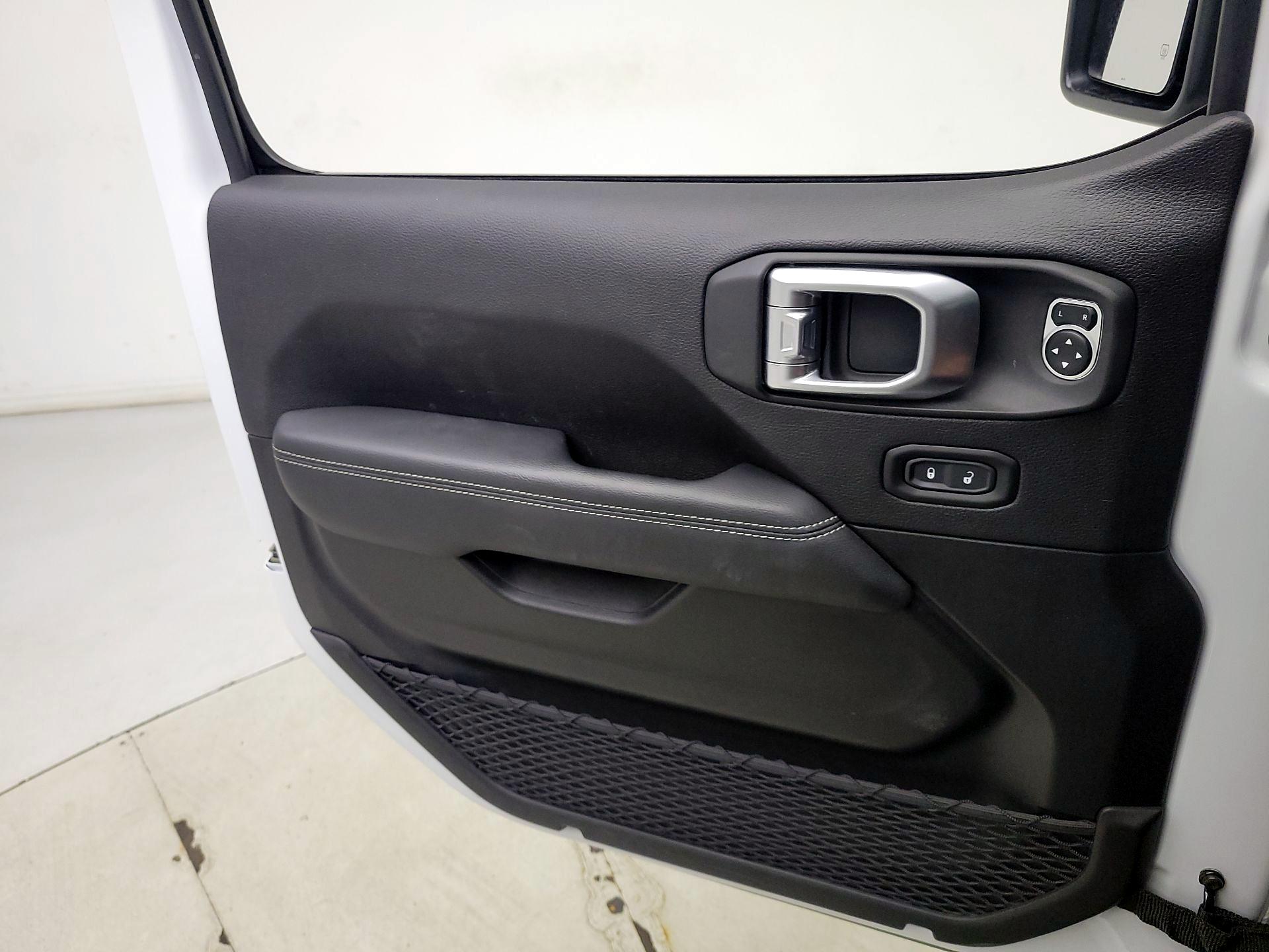 Thumbnail: 2020 Jeep Wrangler - 12