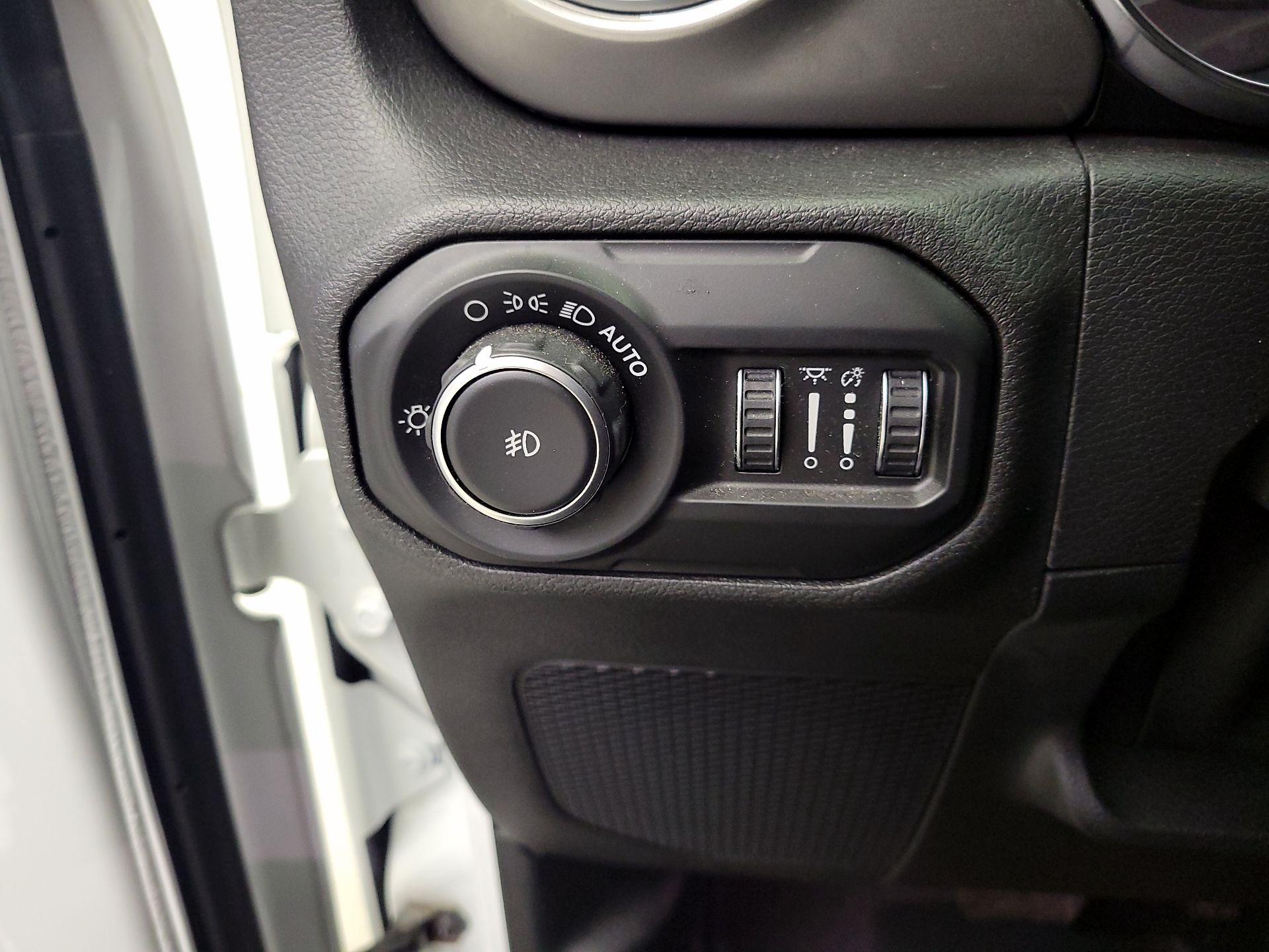 Thumbnail: 2020 Jeep Wrangler - 13