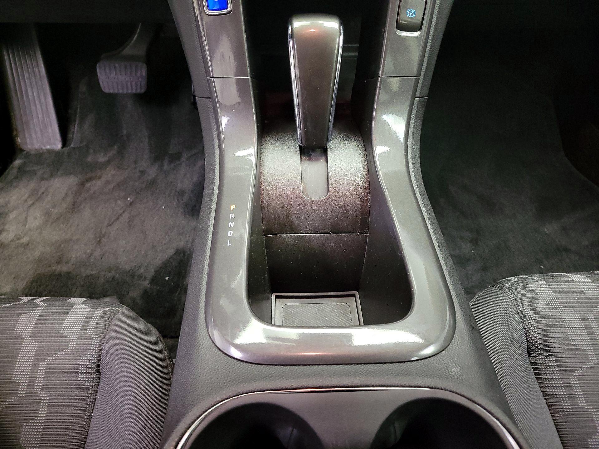 Thumbnail: 2014 Chevrolet Volt - 17
