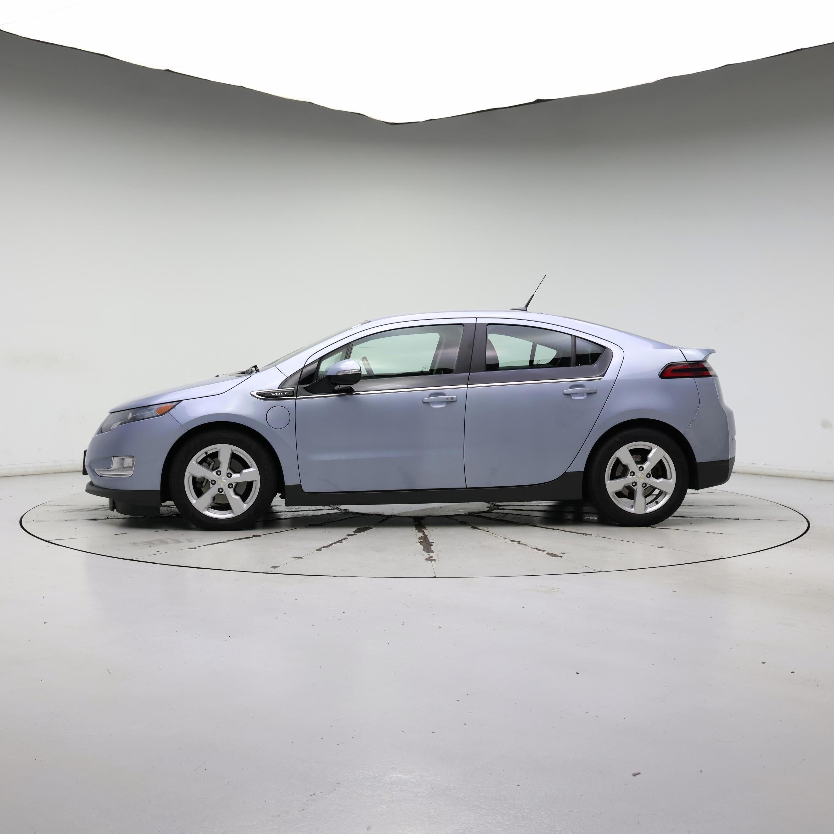 Thumbnail: 2014 Chevrolet Volt - 3