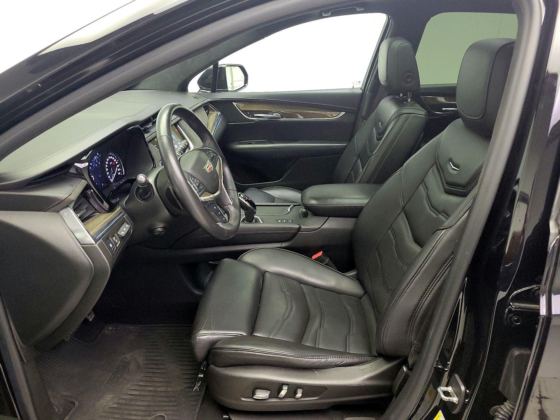 Thumbnail: 2017 Cadillac XT5 - 11