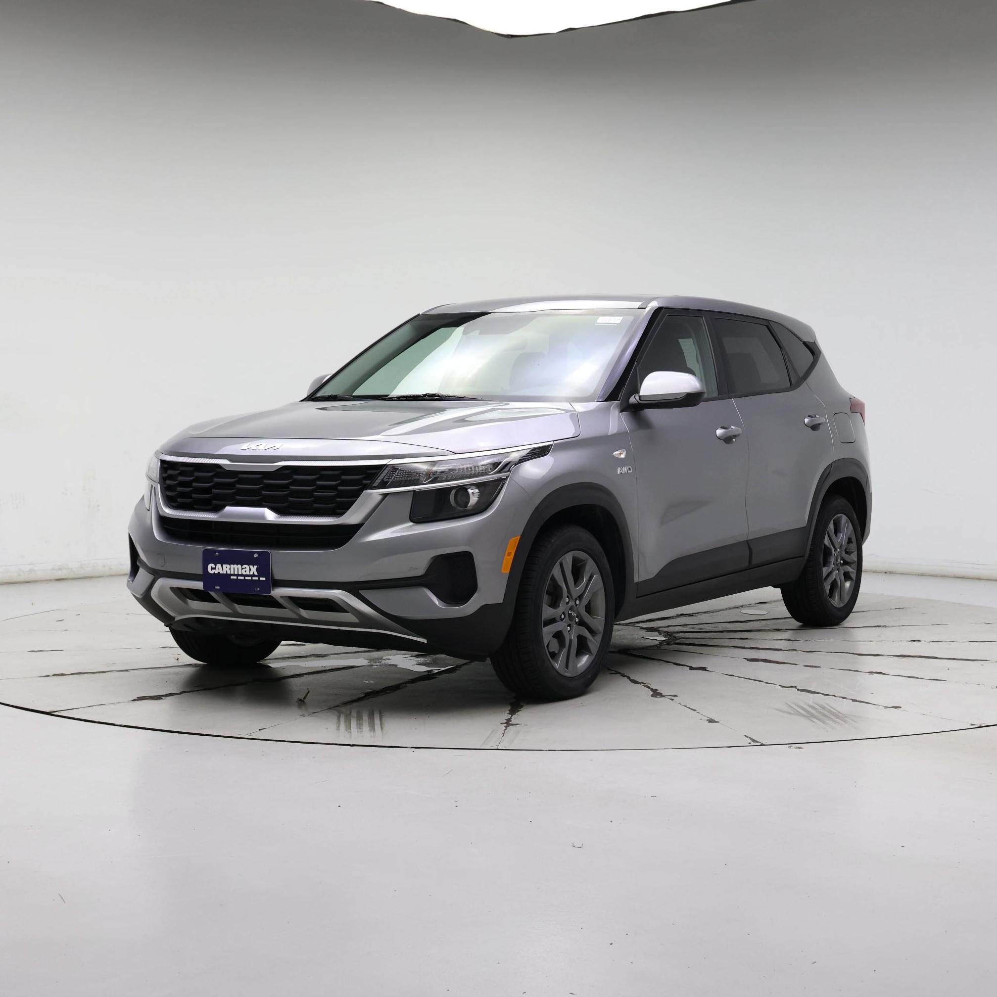 Thumbnail: 2022 Kia Seltos - 4