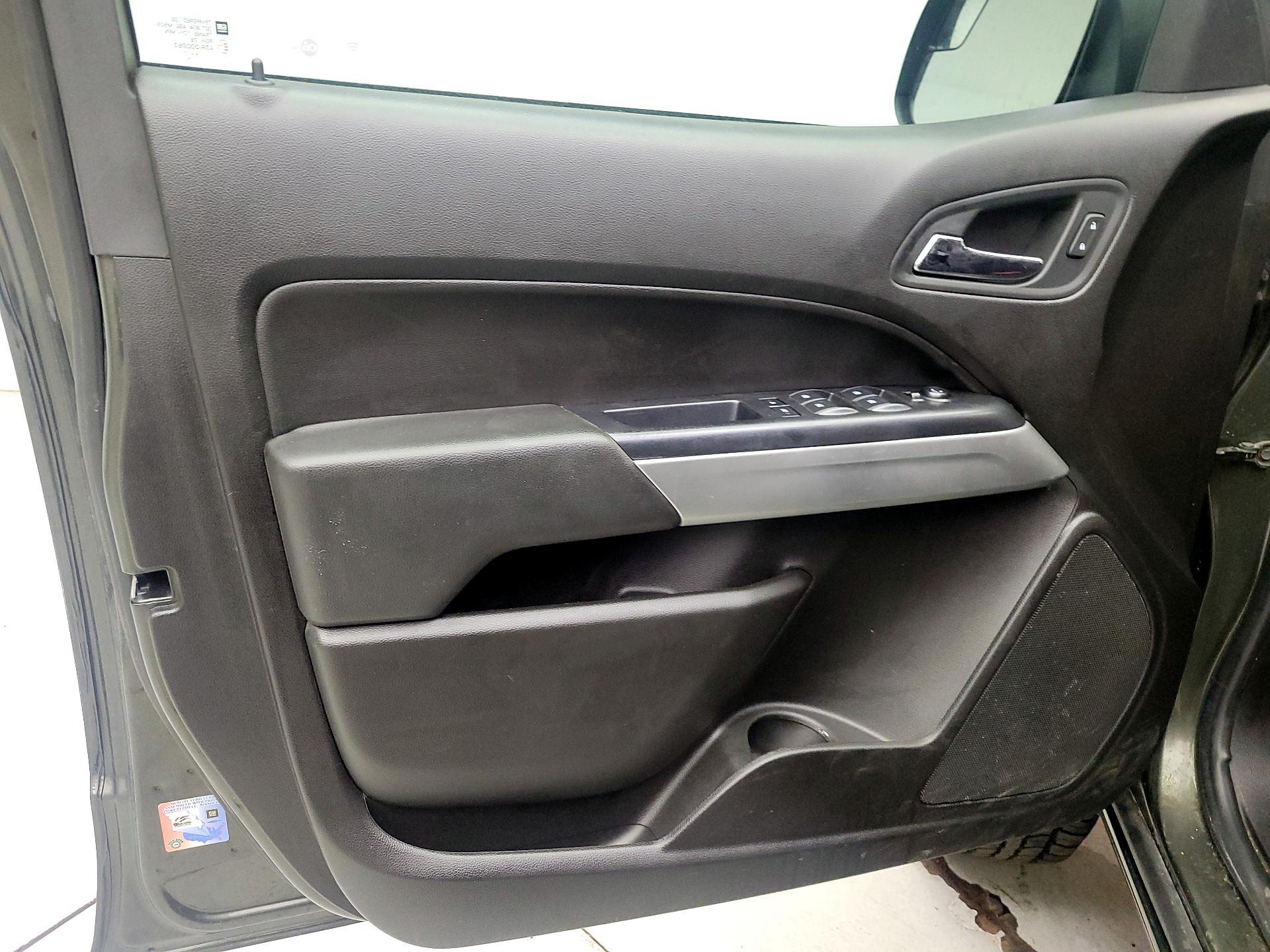 Thumbnail: 2017 Chevrolet Colorado - 12