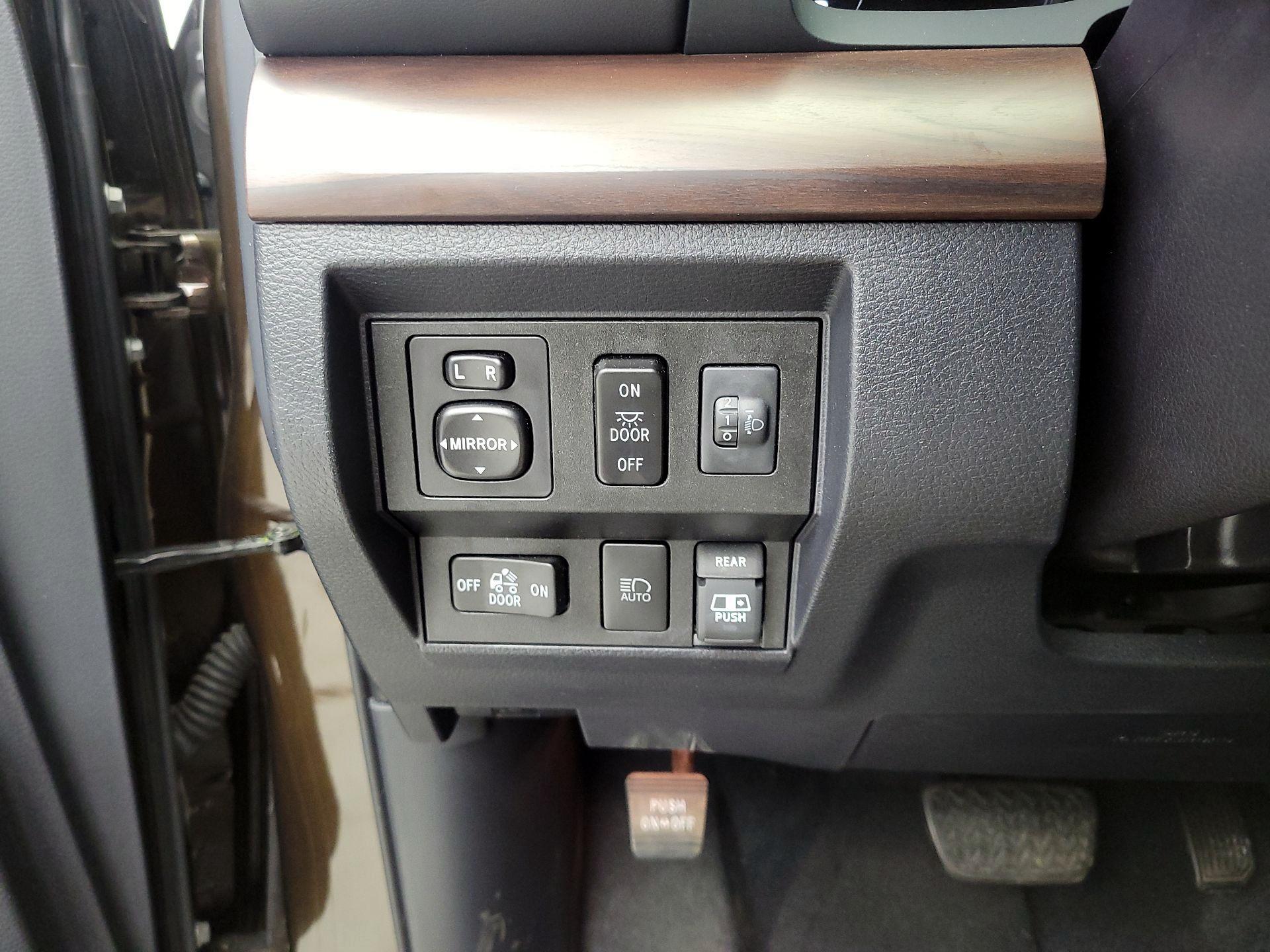 Thumbnail: 2019 Toyota Tundra - 13