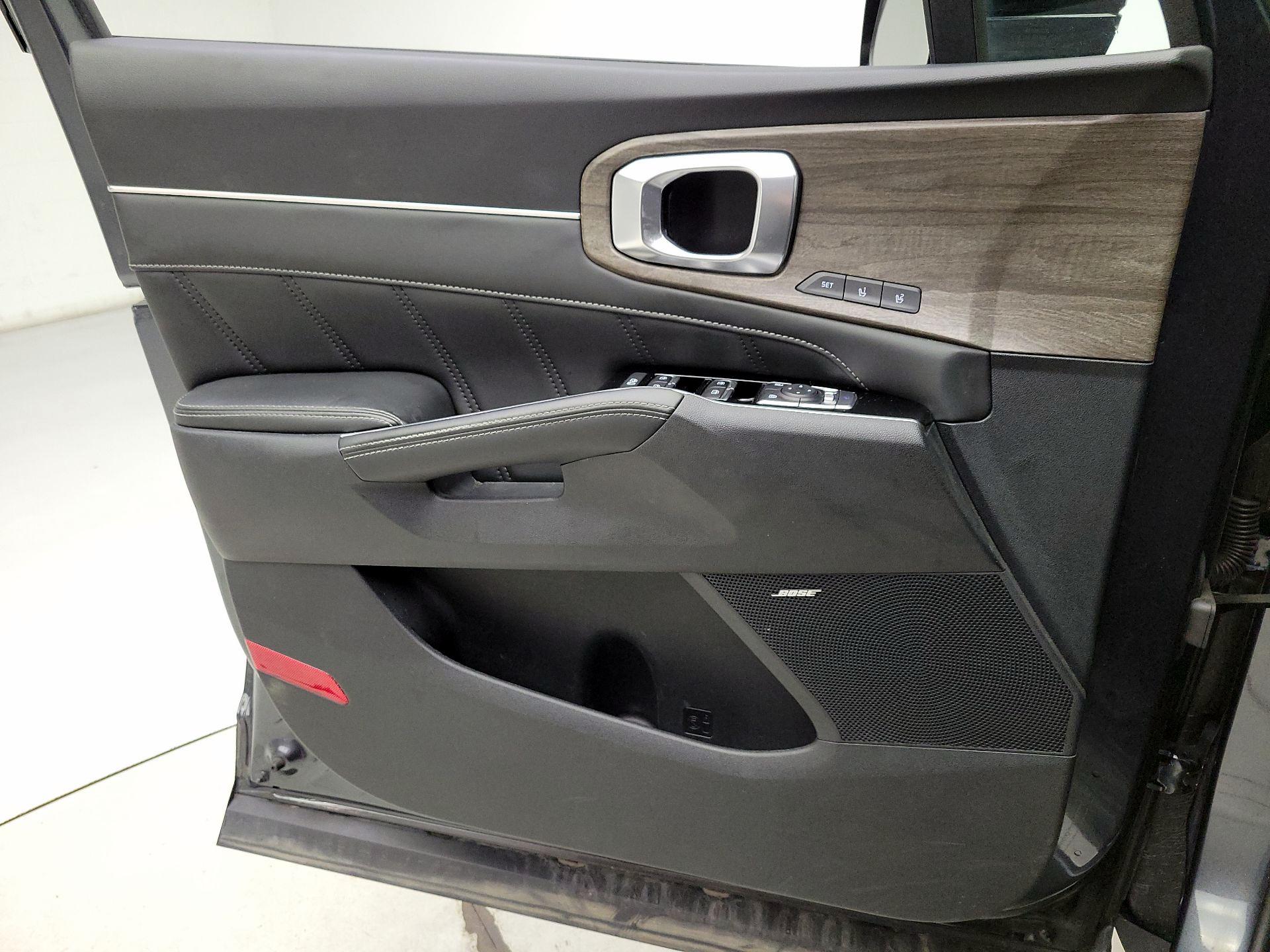 Thumbnail: 2022 Kia Sorento - 12