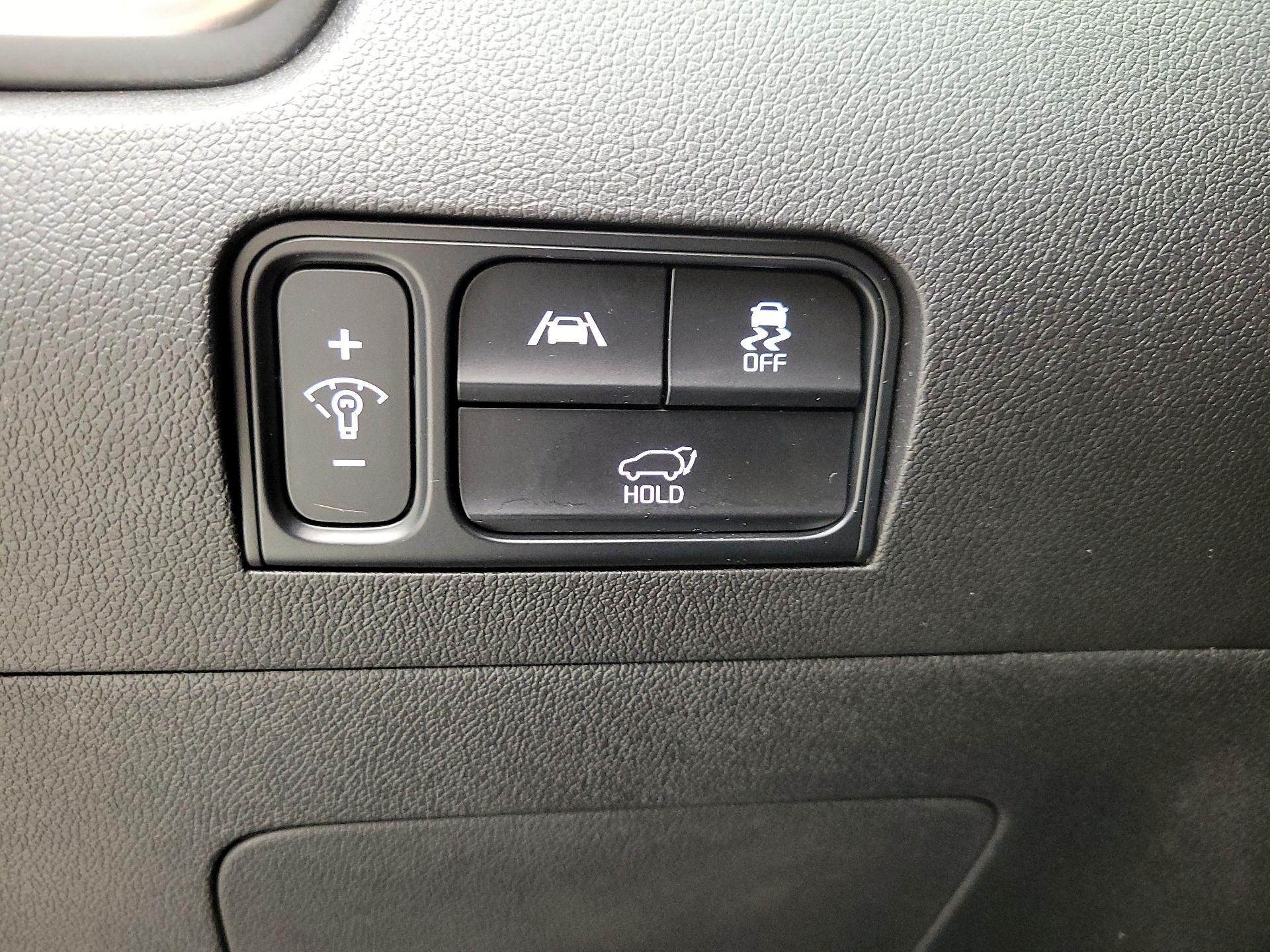 Thumbnail: 2022 Kia Sorento - 13