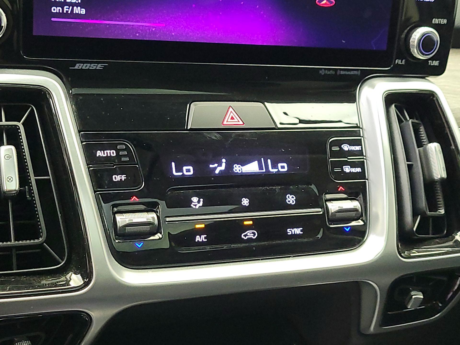 Thumbnail: 2022 Kia Sorento - 17