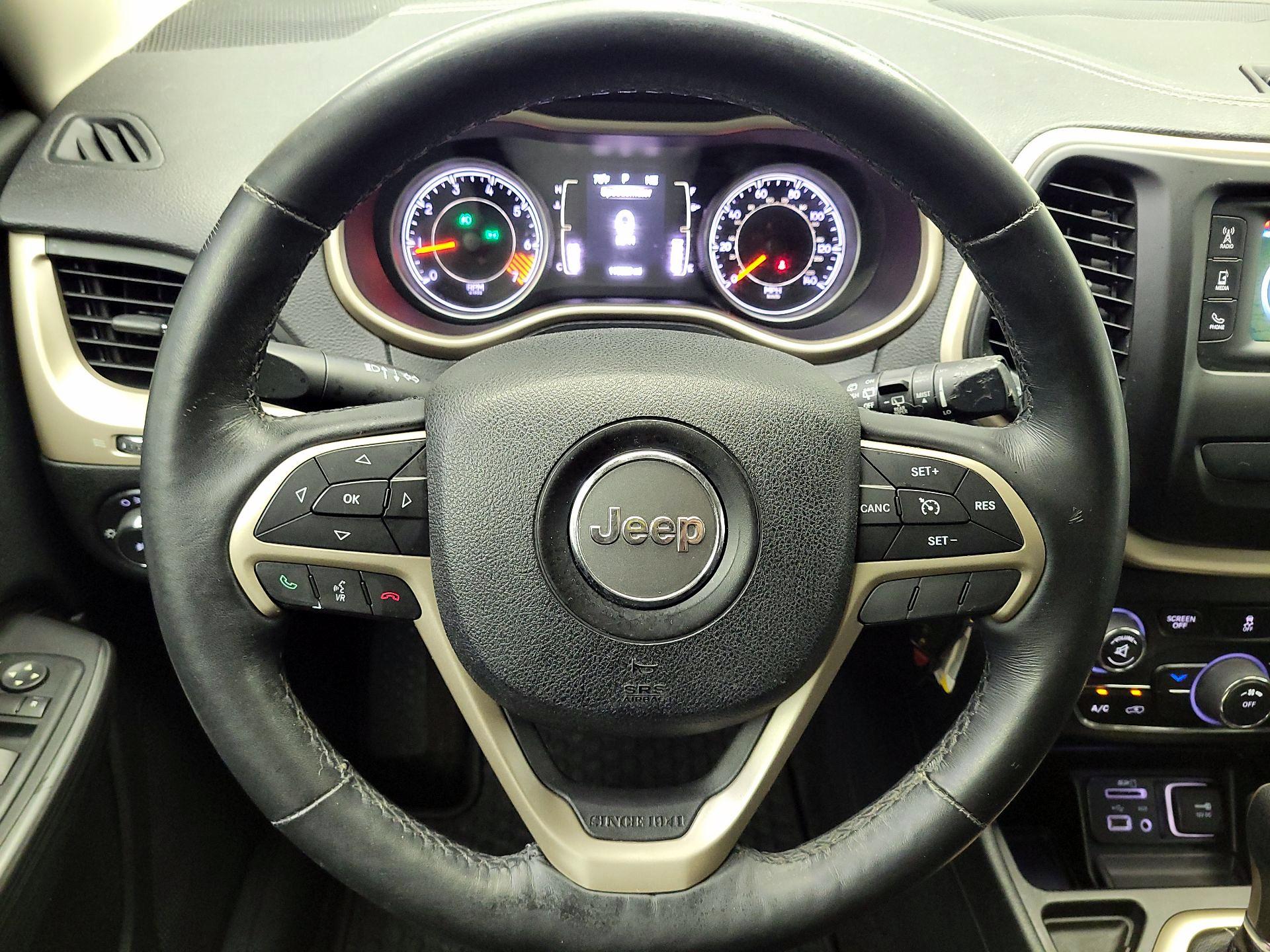 Thumbnail: 2015 Jeep Cherokee - 10