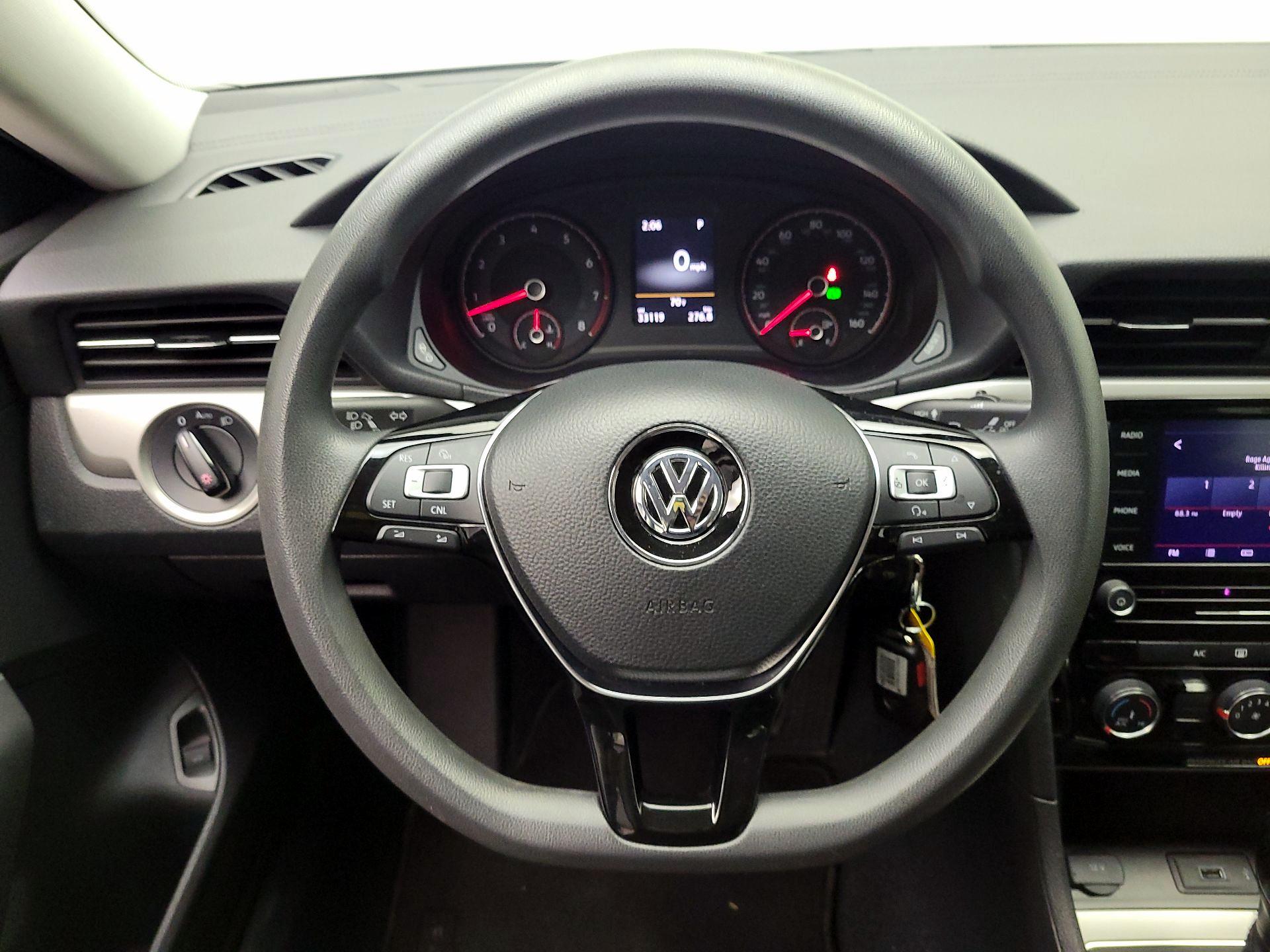Thumbnail: 2020 Volkswagen Passat - 10