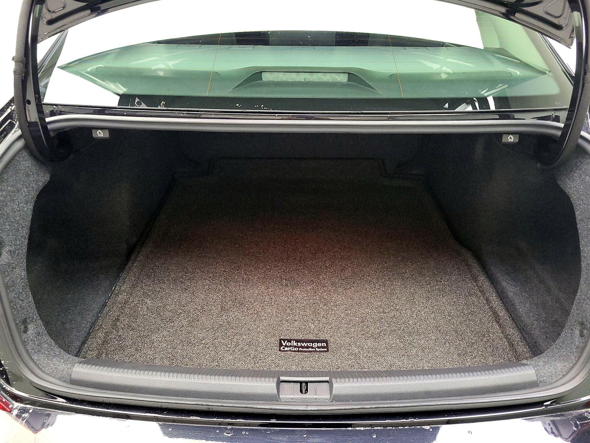 Thumbnail: 2020 Volkswagen Passat - 19