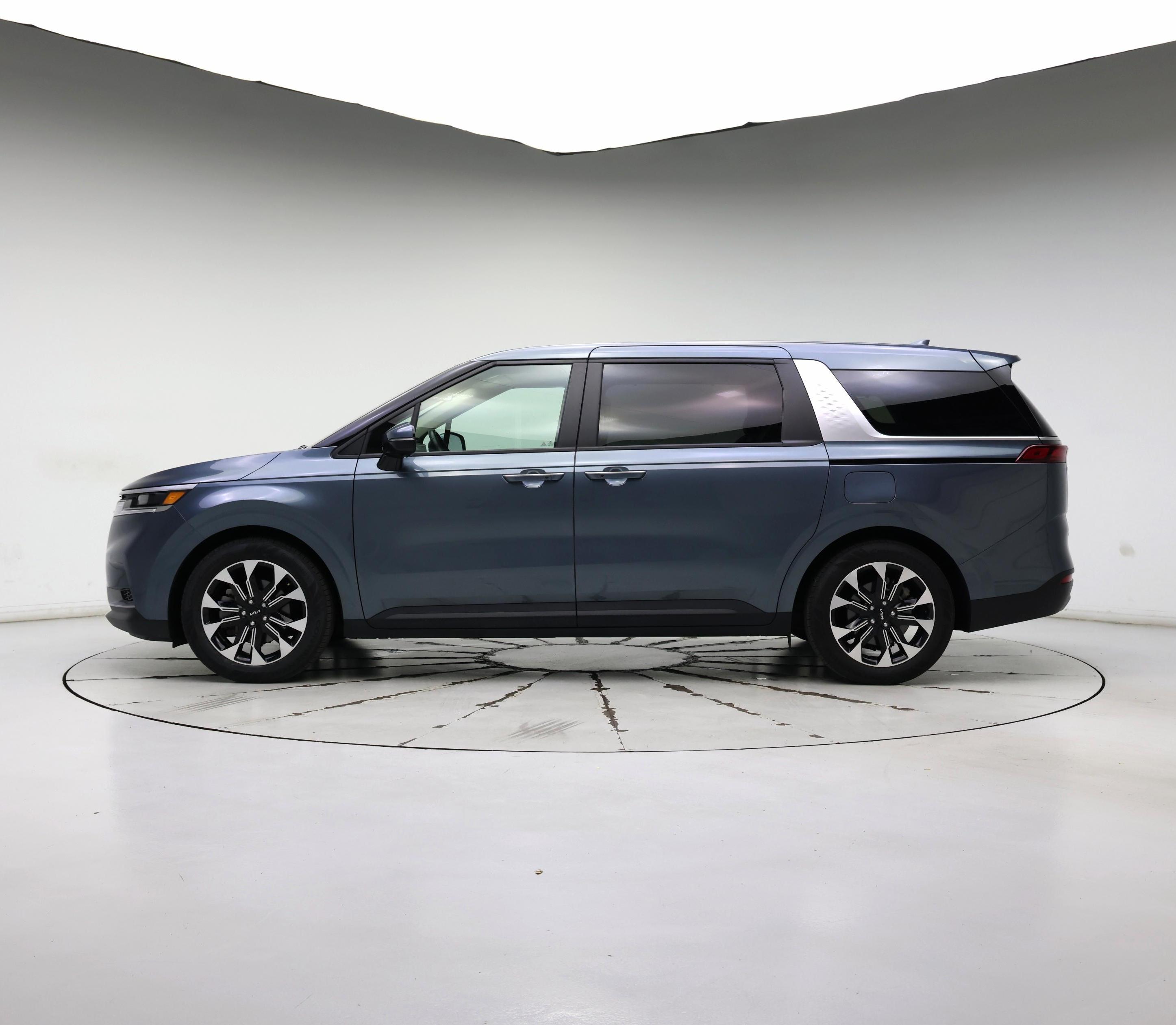 Thumbnail: 2024 Kia Carnival - 3