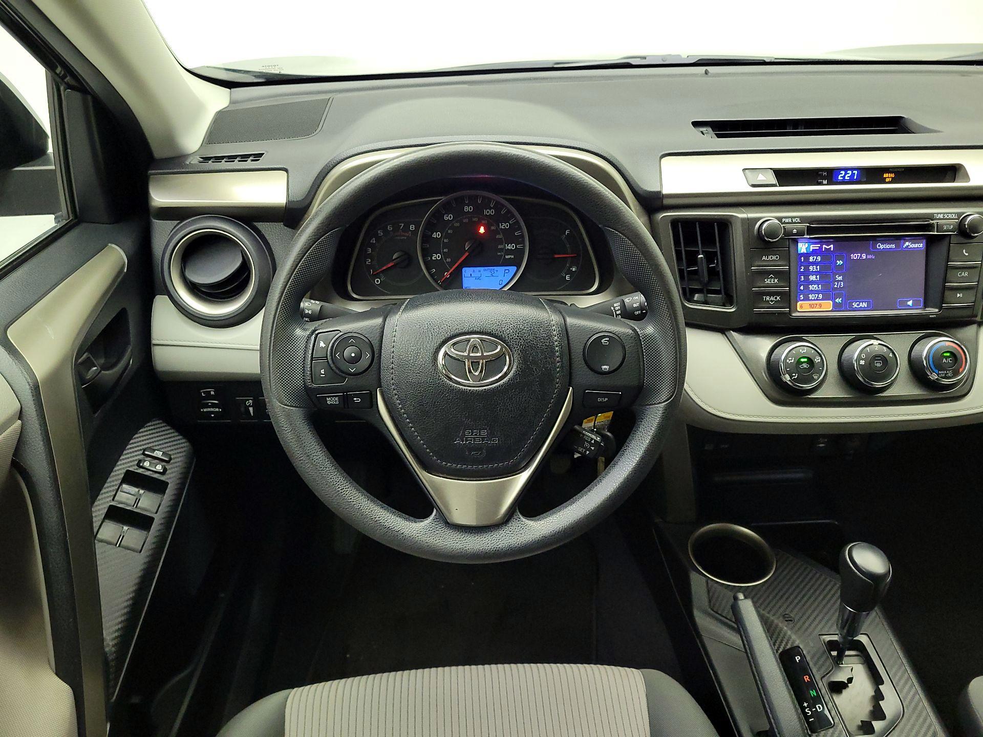 Thumbnail: 2013 Toyota RAV4 - 10