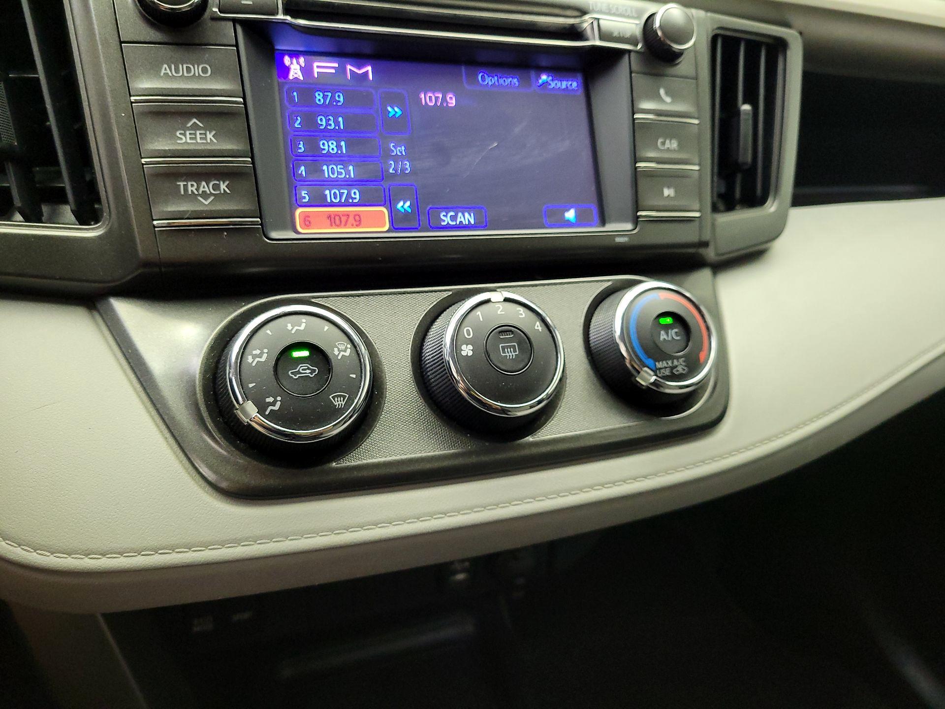 Thumbnail: 2013 Toyota RAV4 - 16