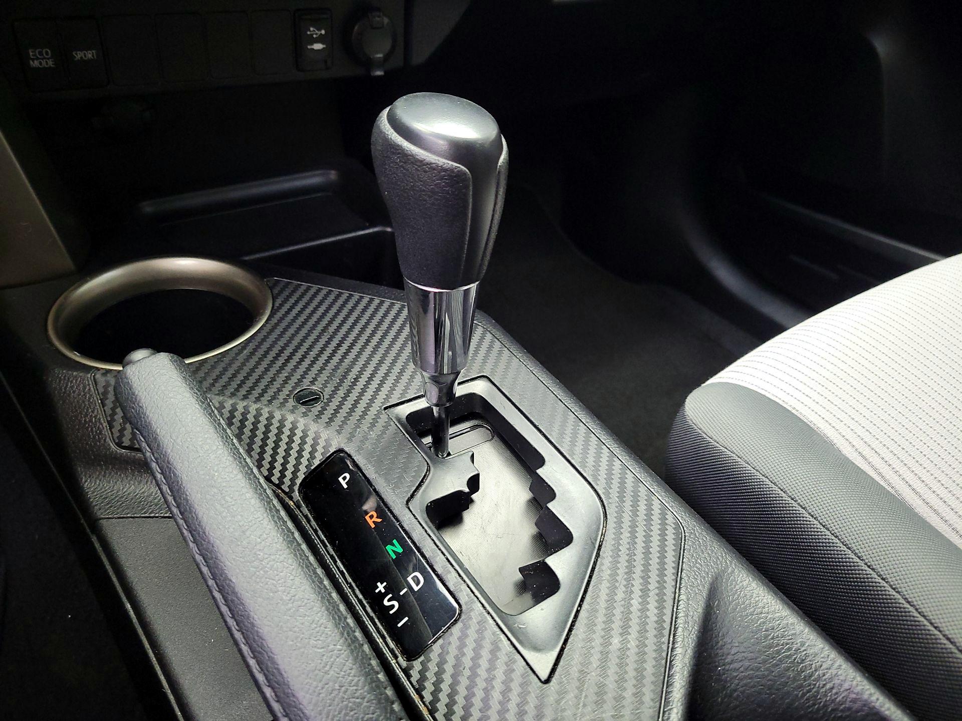 Thumbnail: 2013 Toyota RAV4 - 17