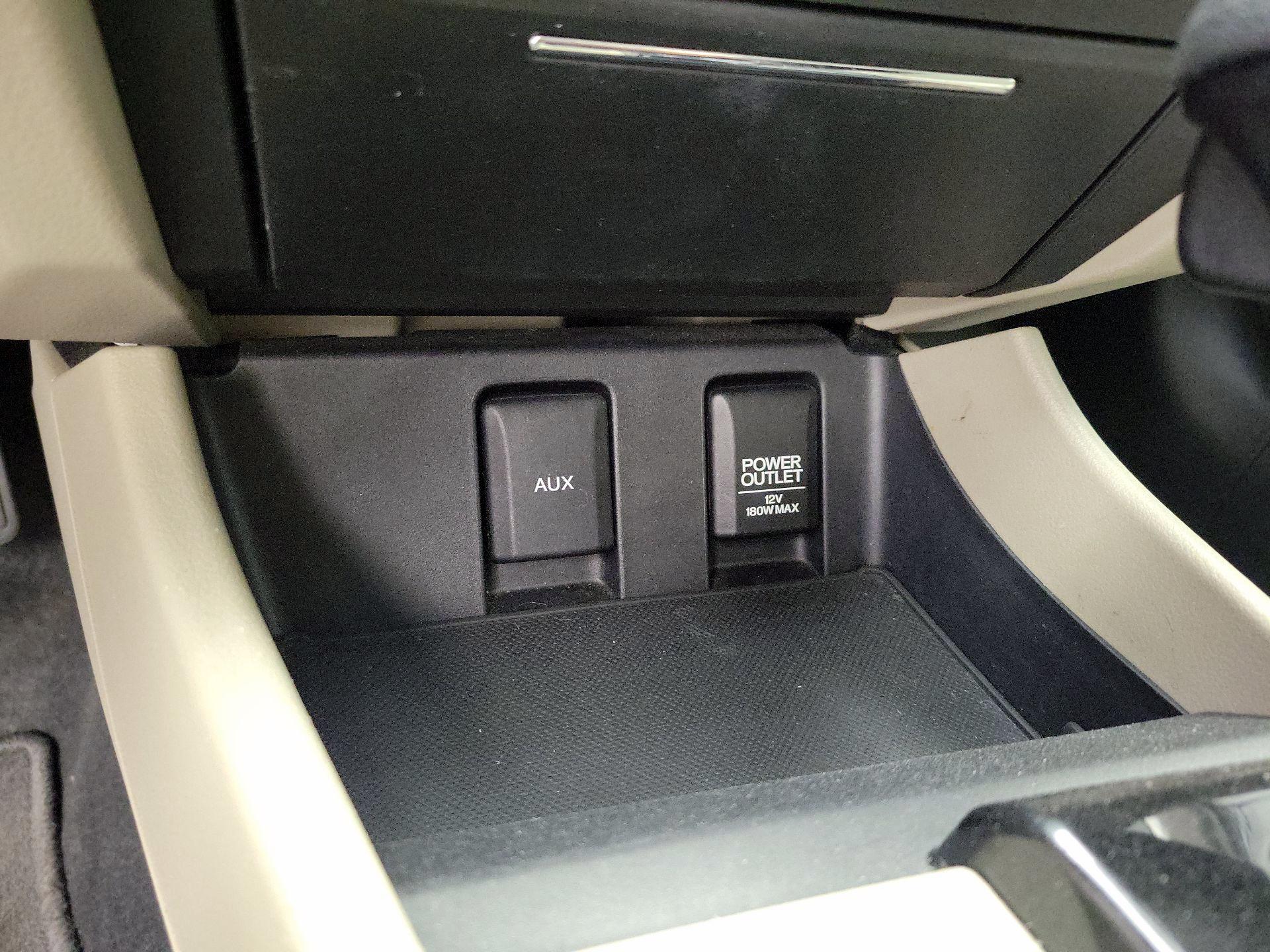 Thumbnail: 2013 Honda Civic - 18