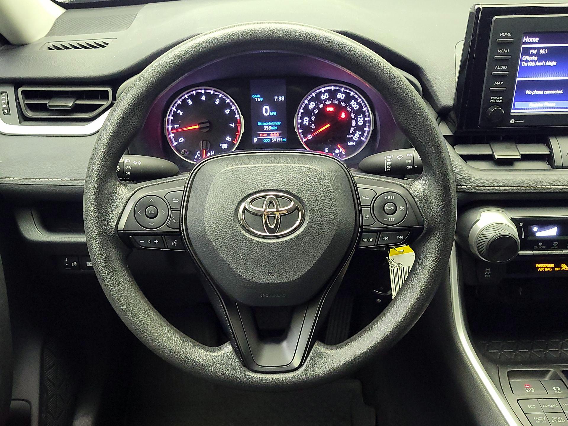 Thumbnail: 2021 Toyota RAV4 - 10