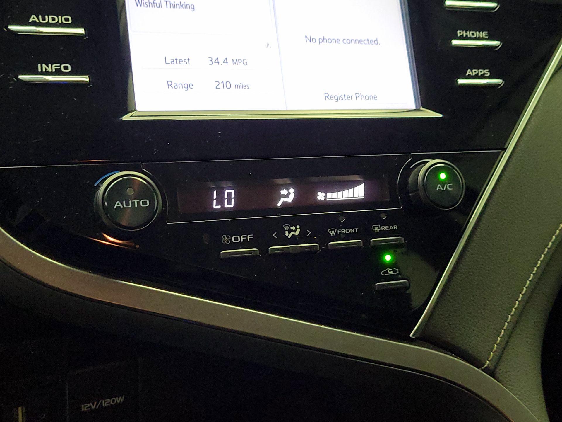 Thumbnail: 2018 Toyota Camry - 16