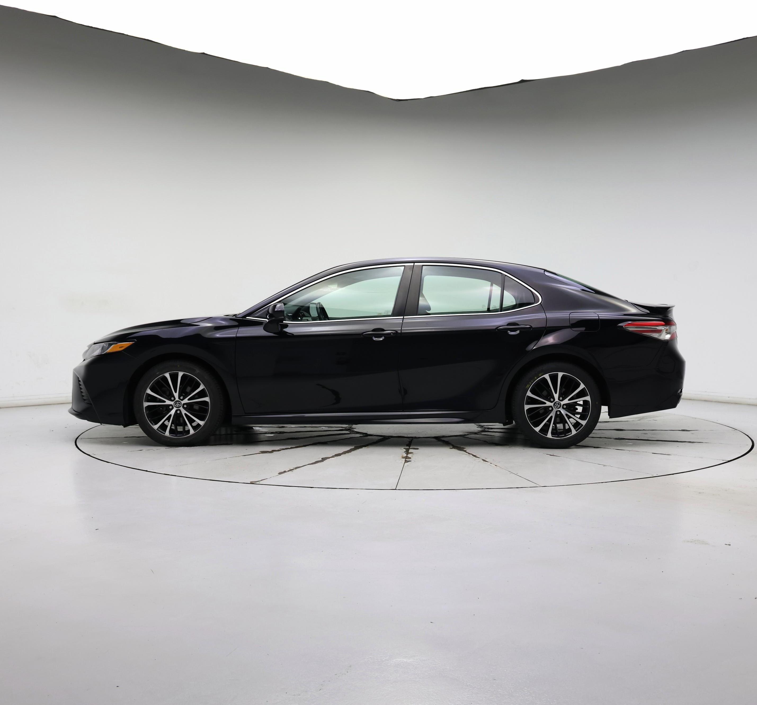 Thumbnail: 2018 Toyota Camry - 3