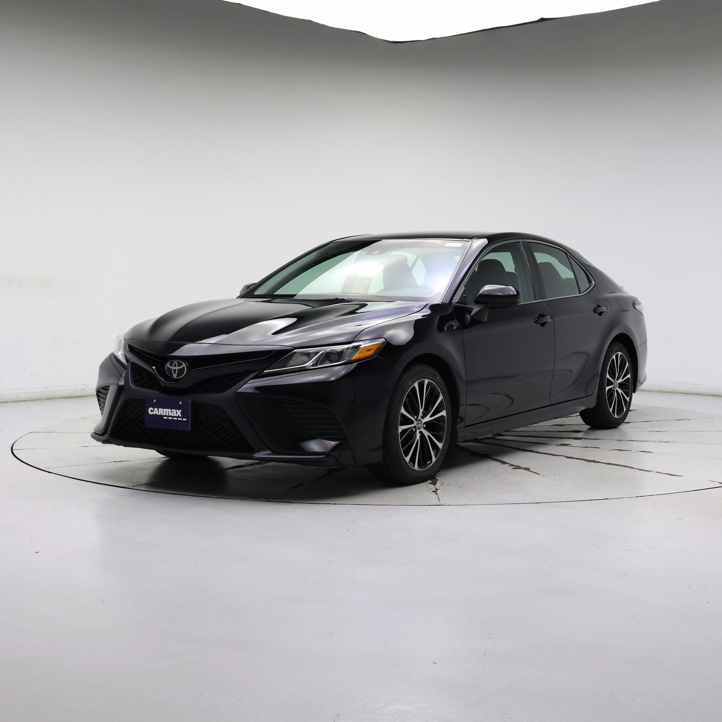 Thumbnail: 2018 Toyota Camry - 4