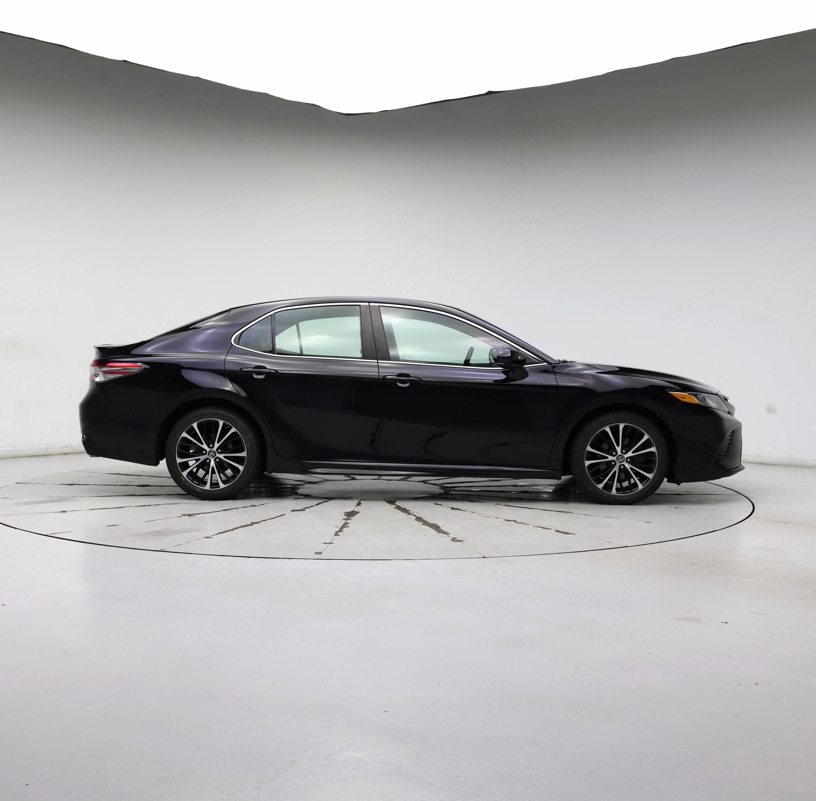 Thumbnail: 2018 Toyota Camry - 7