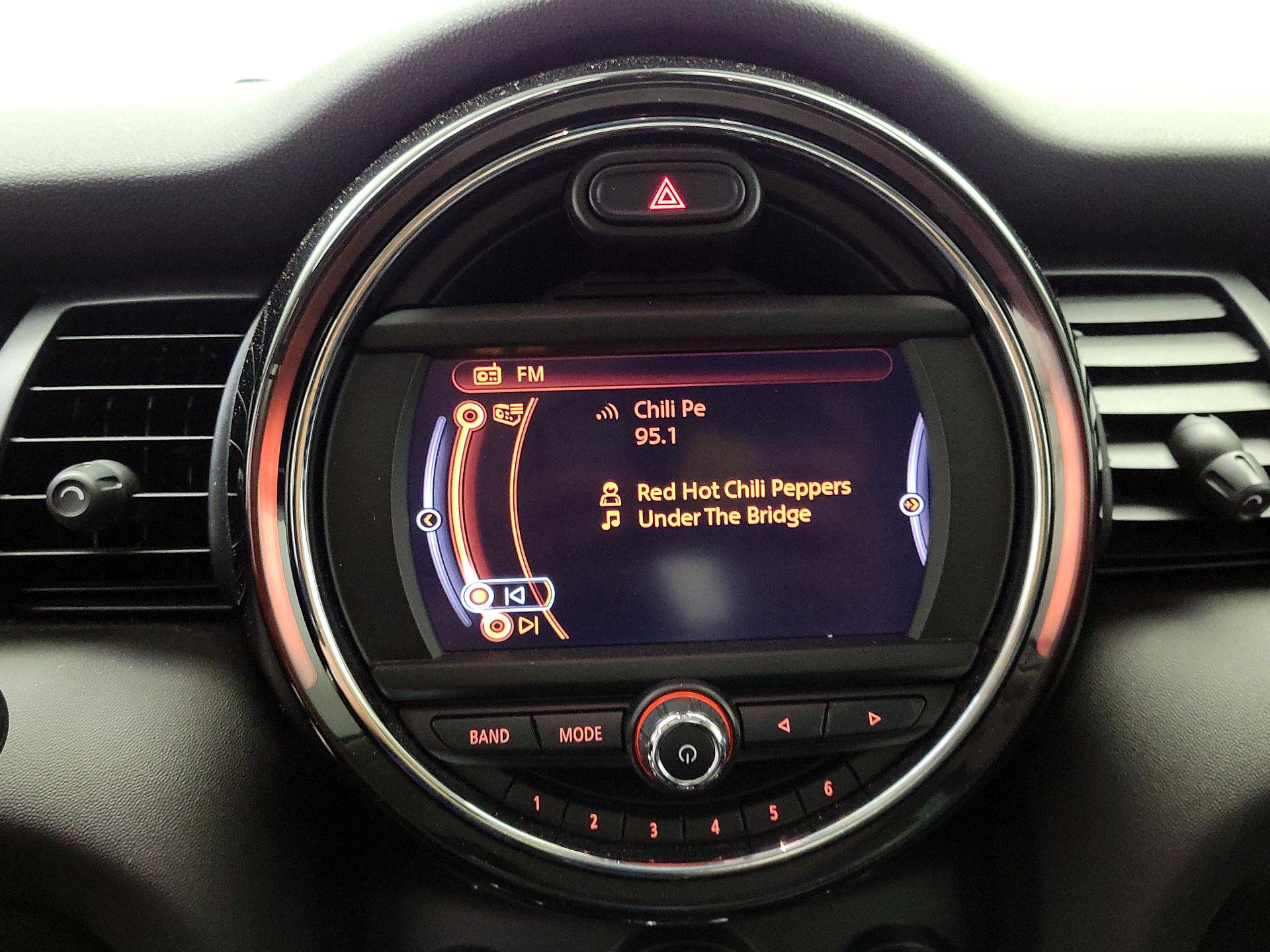 Thumbnail: 2016 MINI Cooper Hardtop - 14