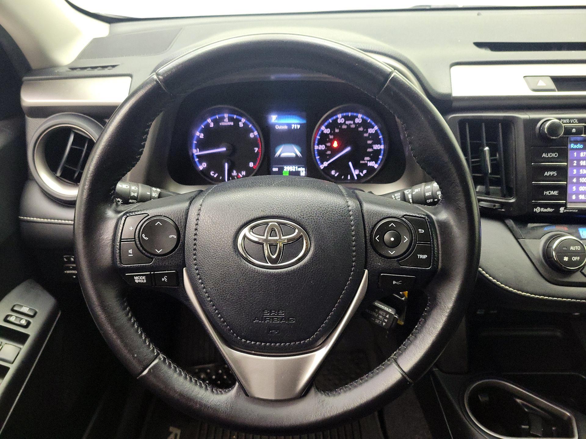 Thumbnail: 2017 Toyota RAV4 - 10