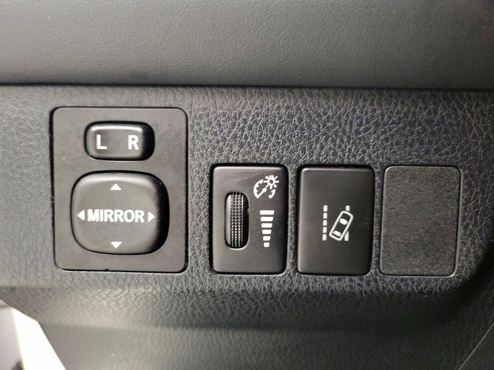 Thumbnail: 2017 Toyota RAV4 - 13