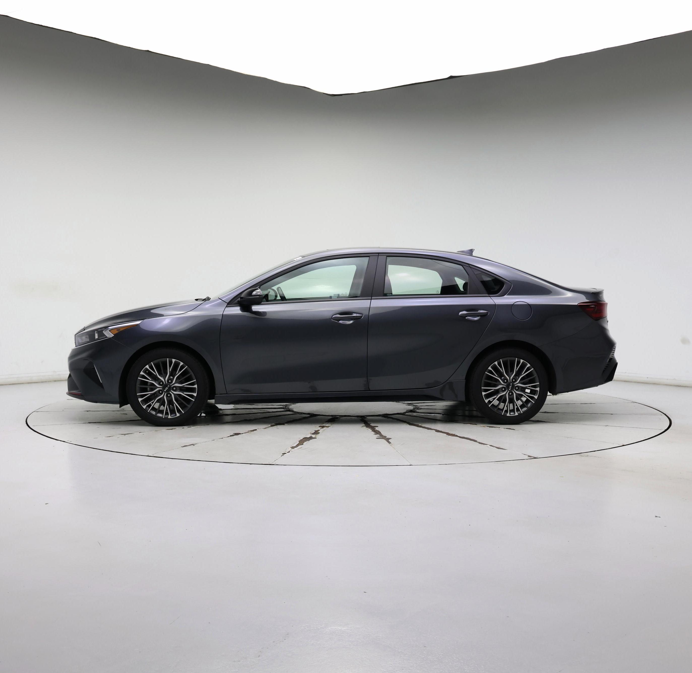 Thumbnail: 2024 Kia Forte - 3