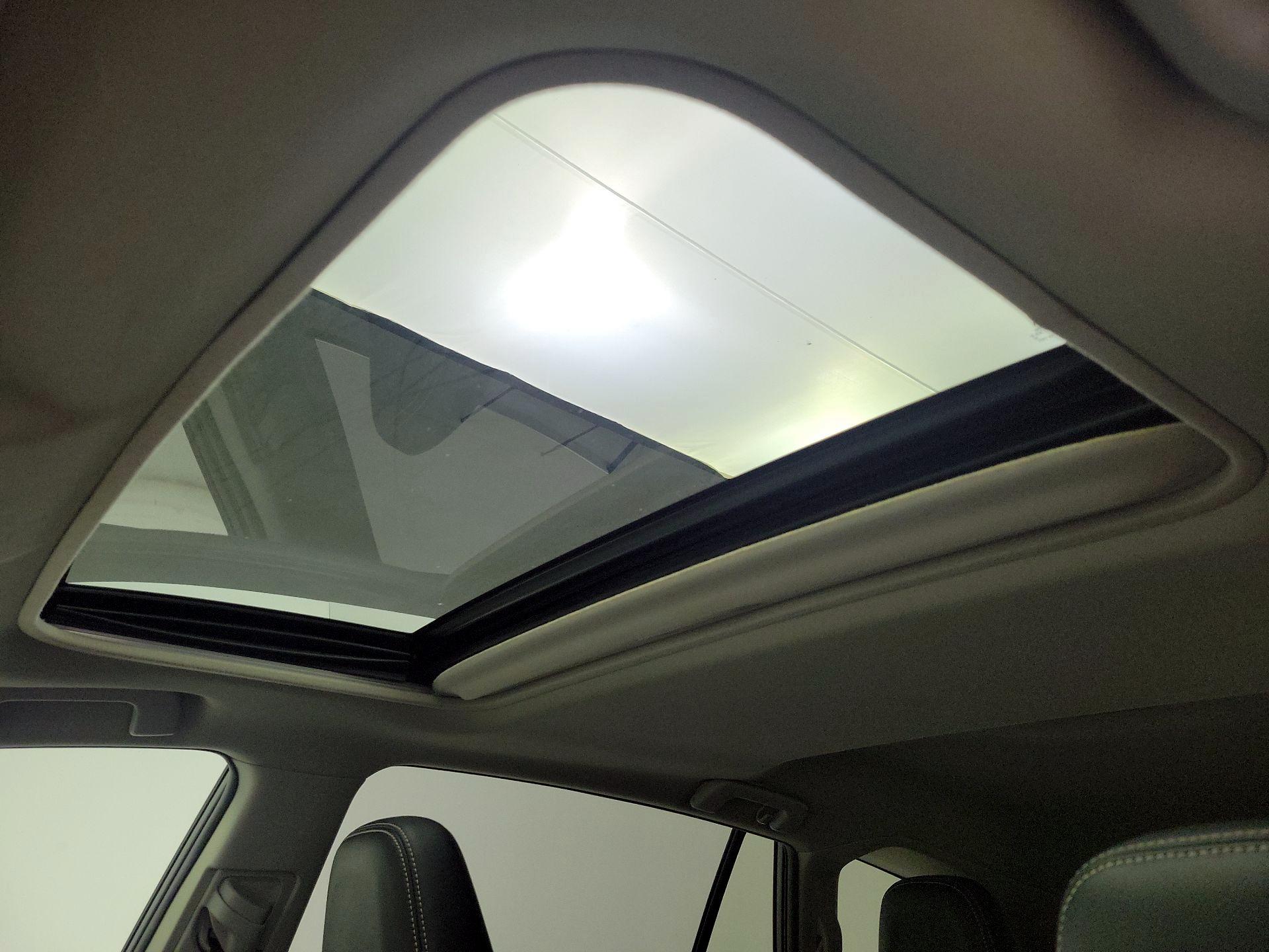 Thumbnail: 2013 Toyota RAV4 - 19