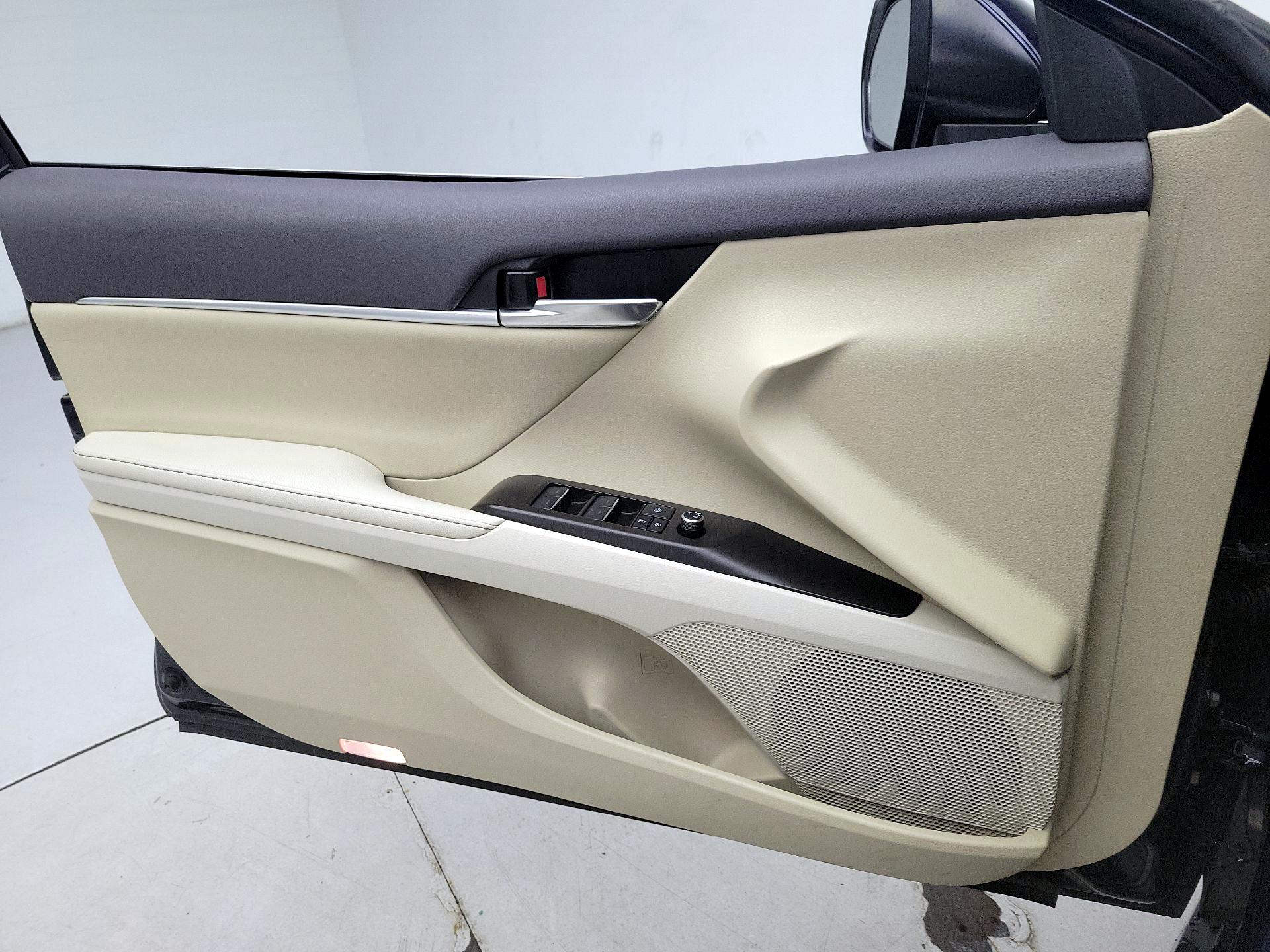 Thumbnail: 2021 Toyota Camry - 12