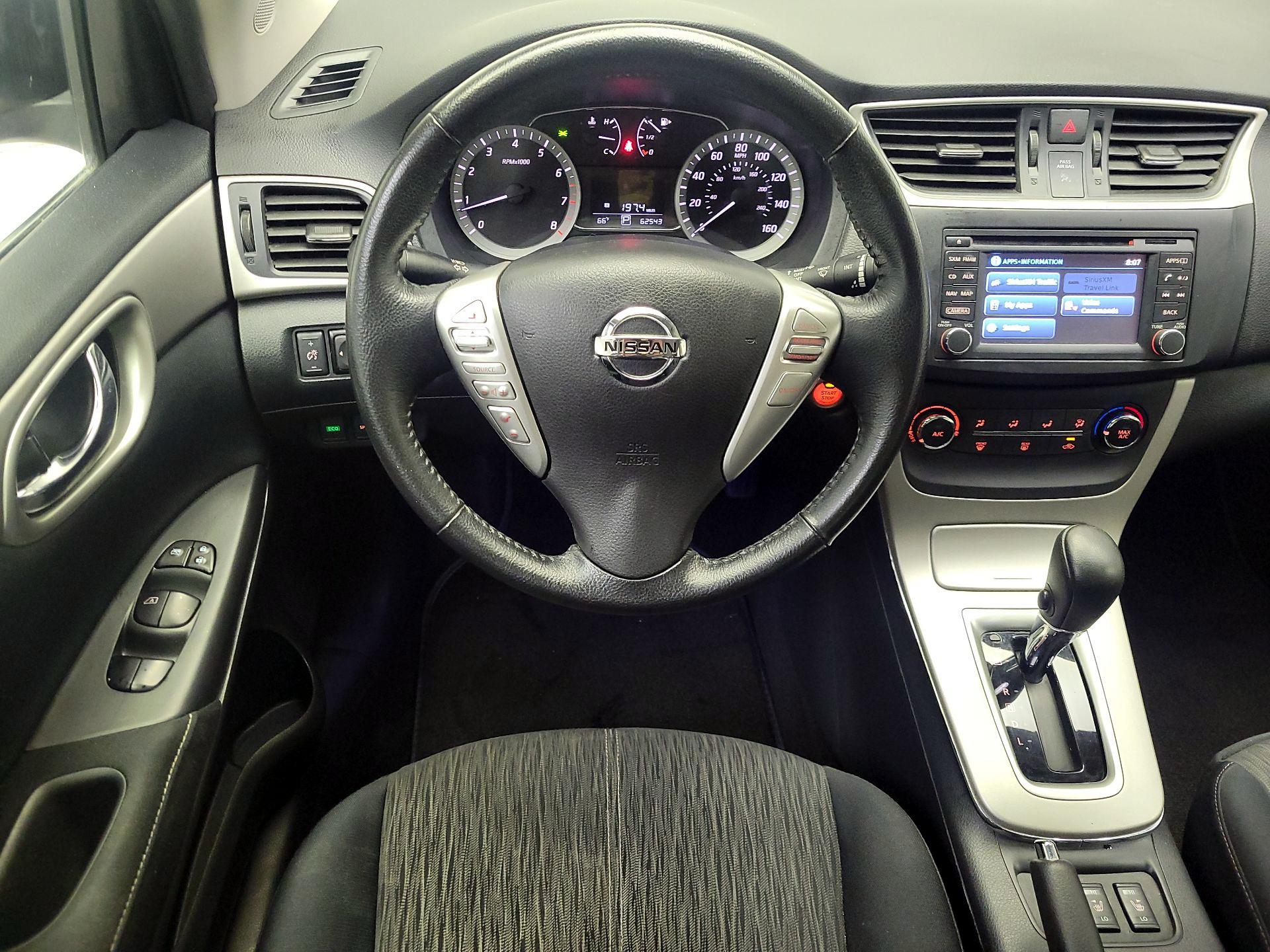 Thumbnail: 2015 Nissan Sentra - 10