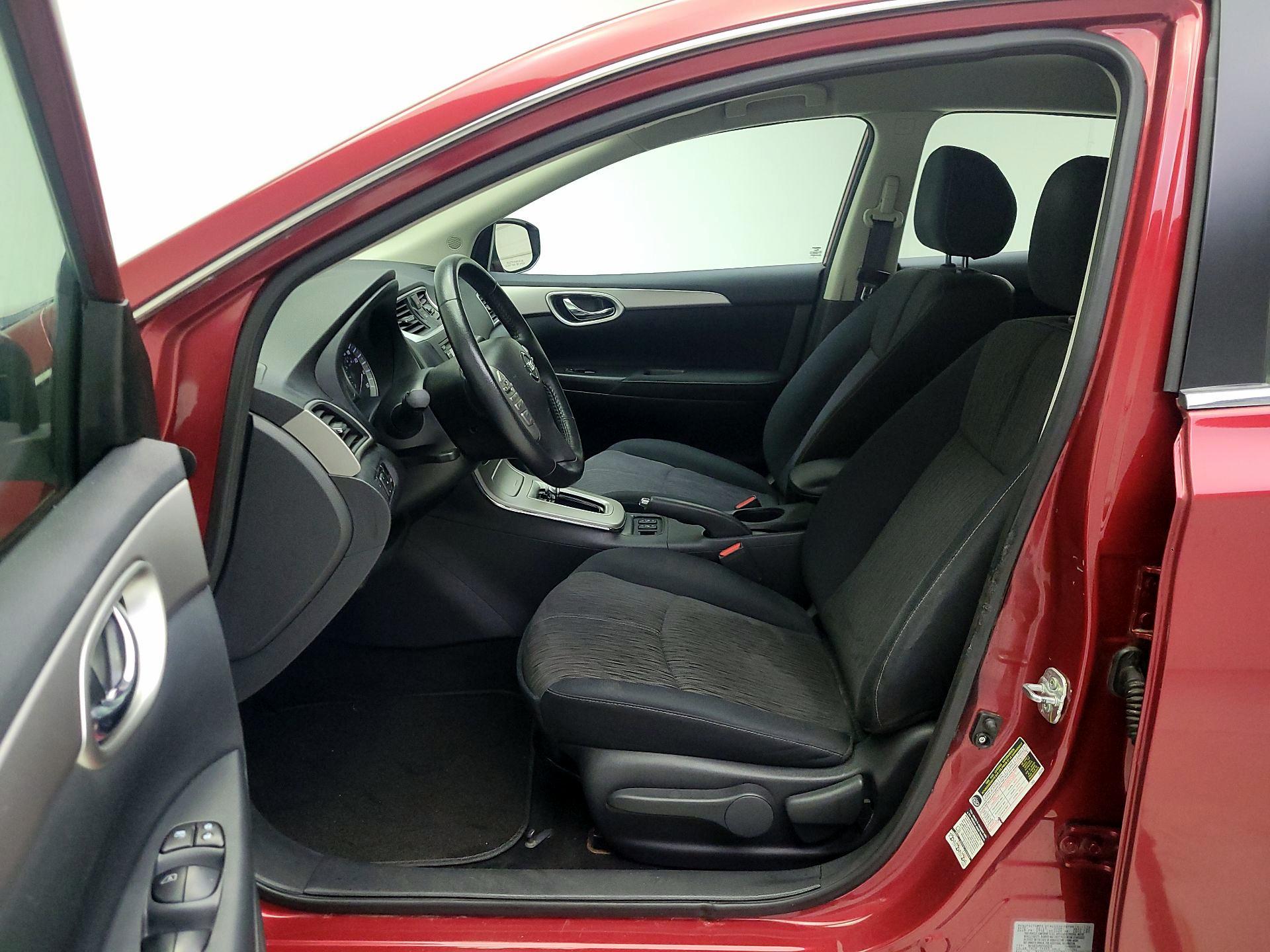 Thumbnail: 2015 Nissan Sentra - 11