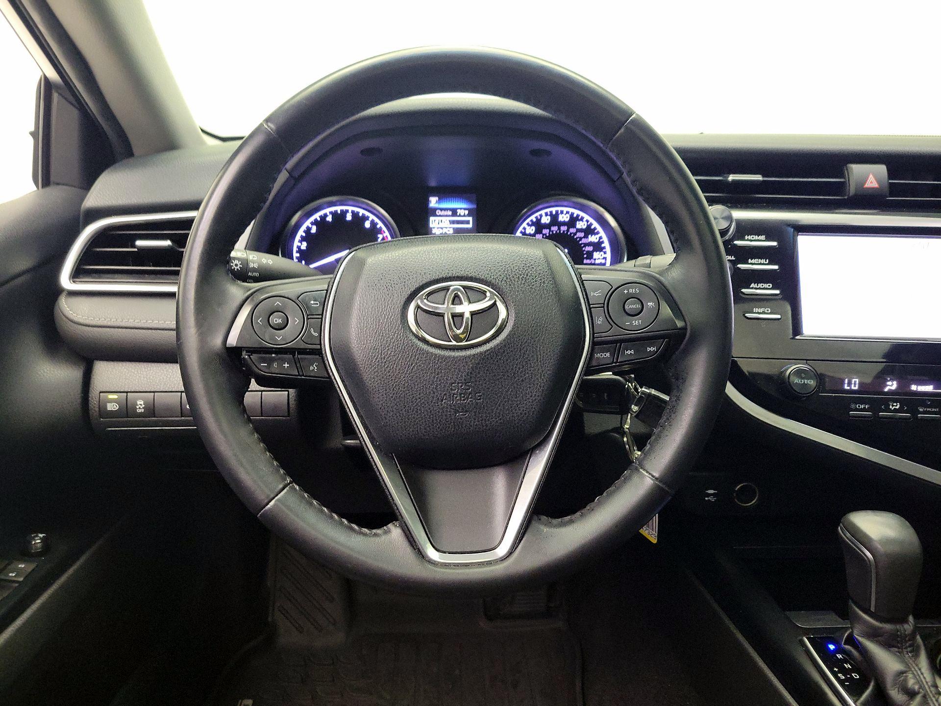 Thumbnail: 2018 Toyota Camry - 10