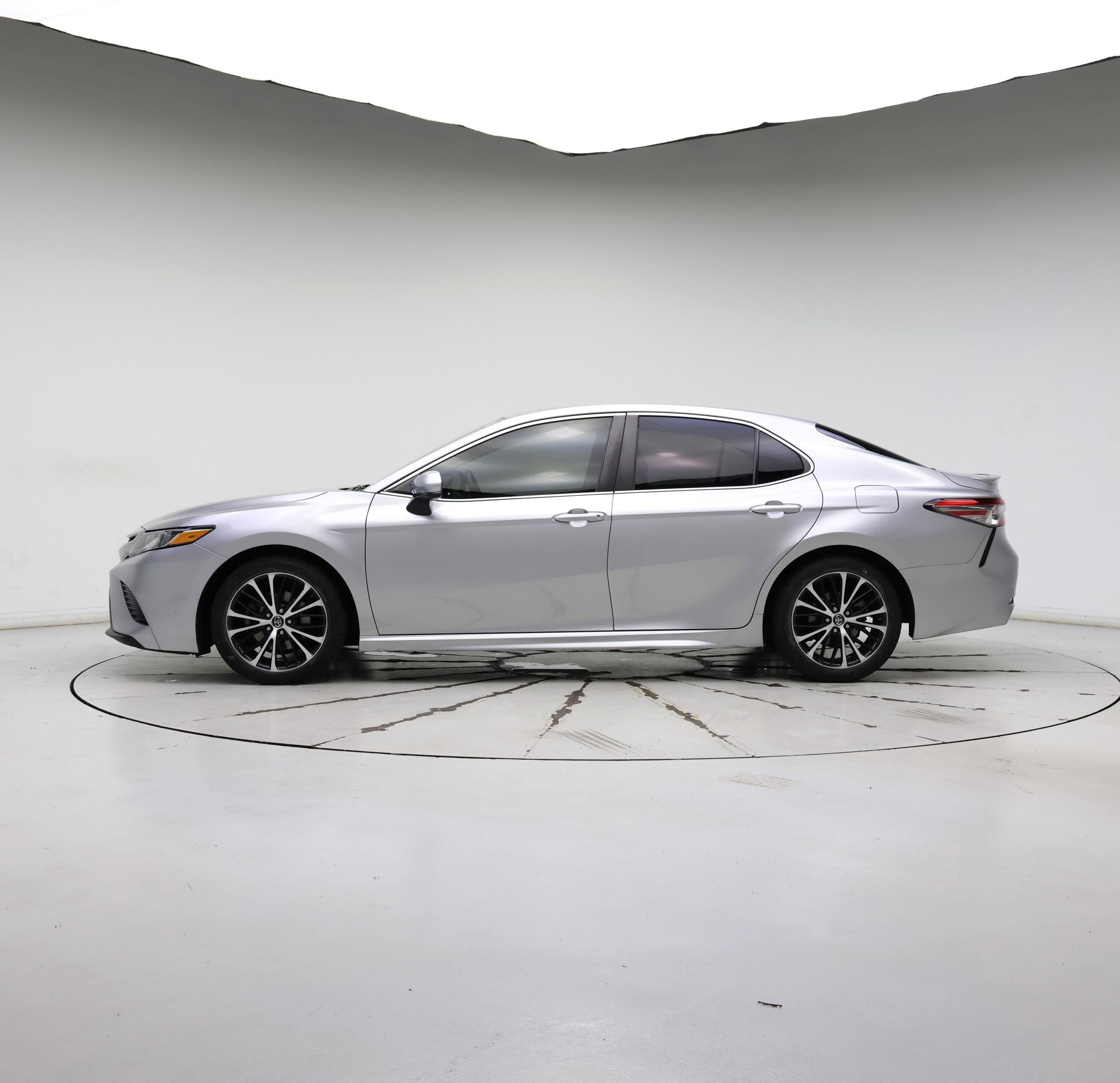 Thumbnail: 2018 Toyota Camry - 3