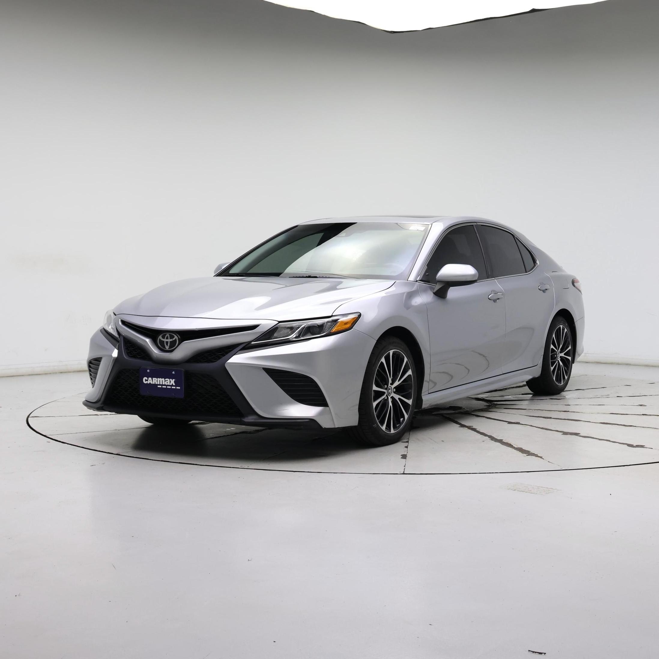Thumbnail: 2018 Toyota Camry - 4