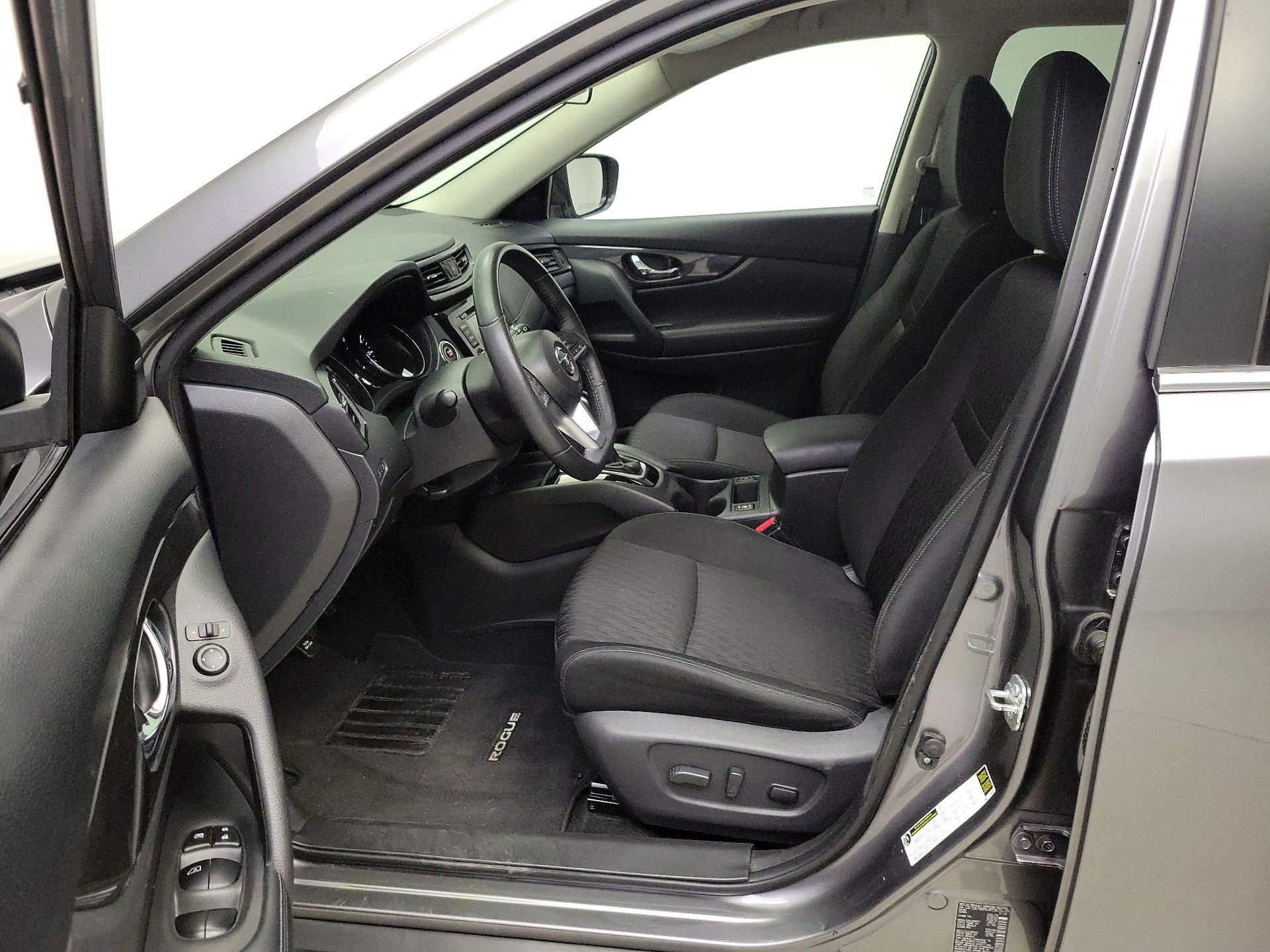 Thumbnail: 2019 Nissan Rogue - 11