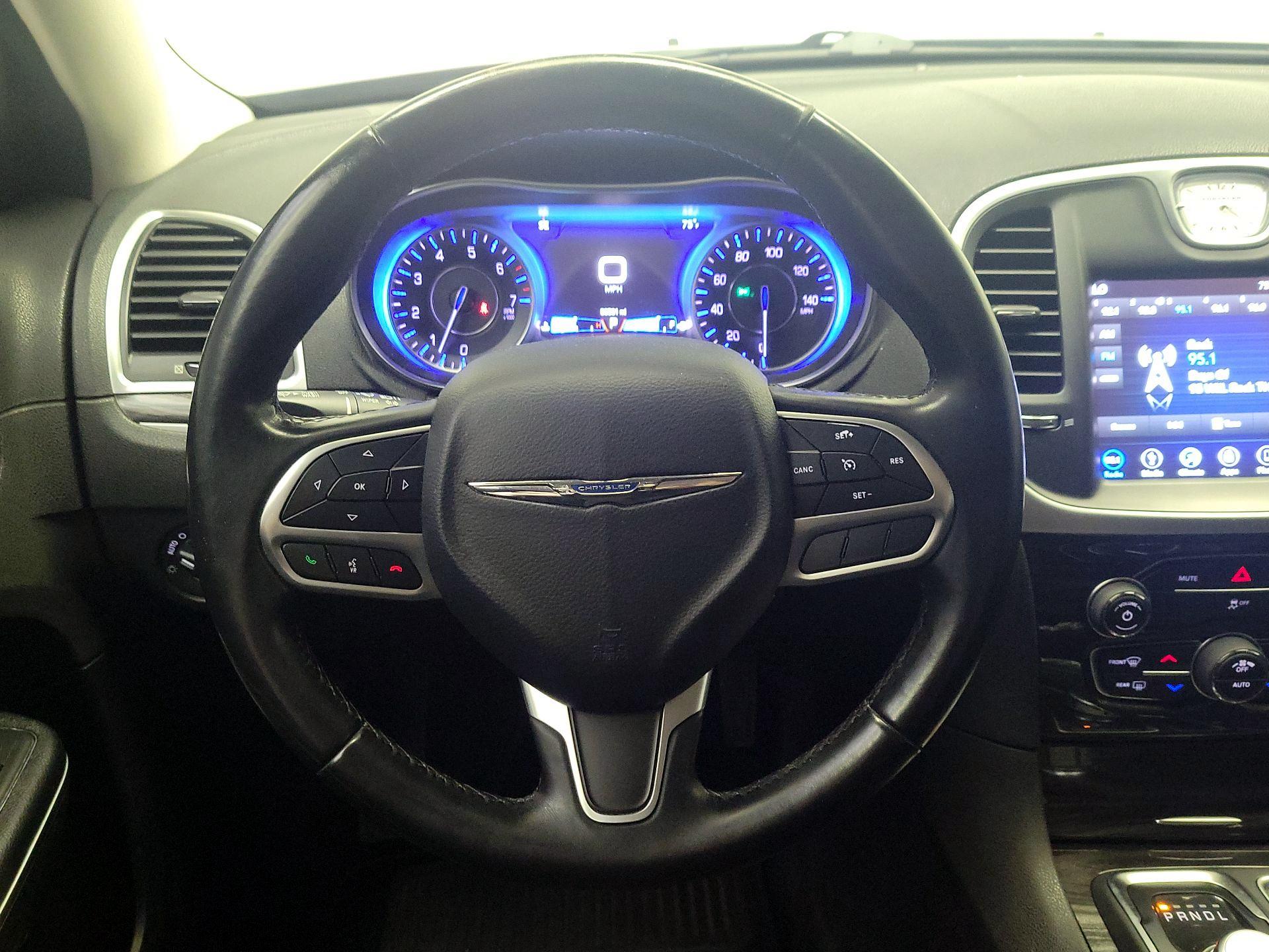 Thumbnail: 2018 Chrysler 300 - 10