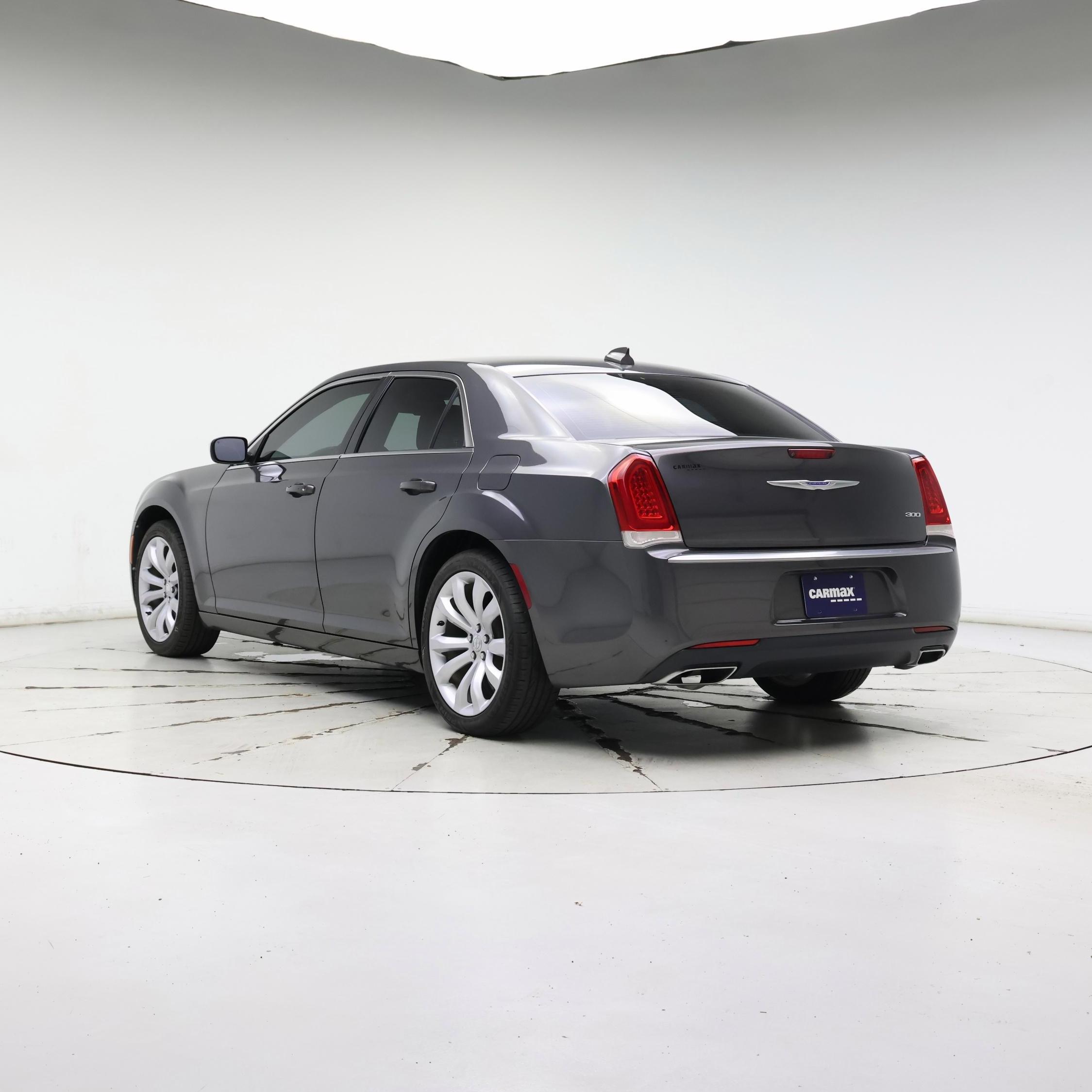 Thumbnail: 2018 Chrysler 300 - 2