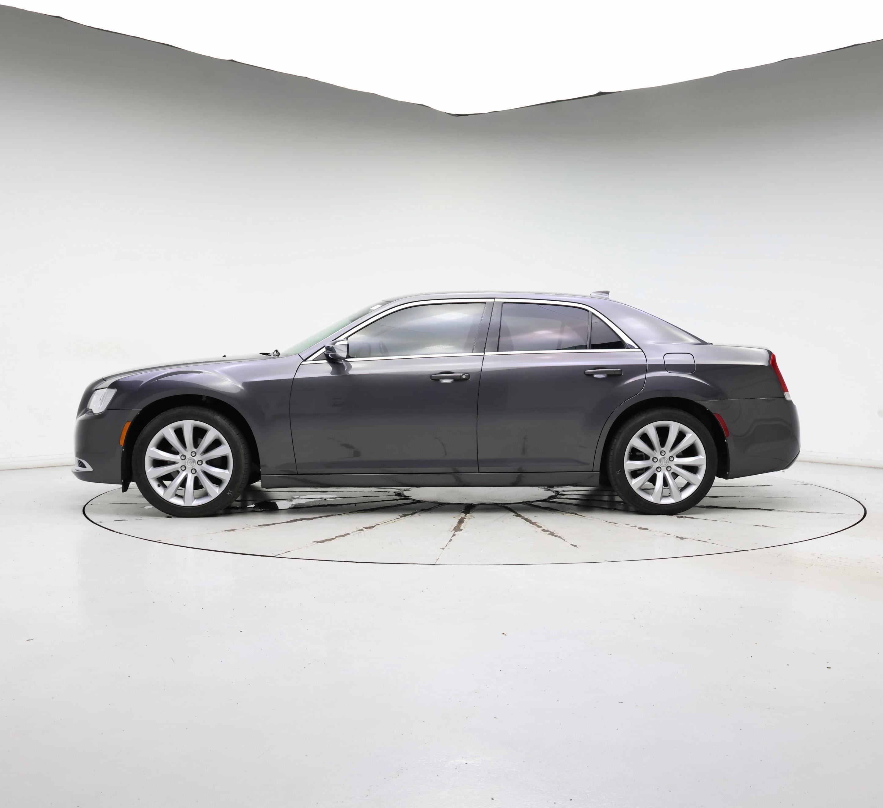 Thumbnail: 2018 Chrysler 300 - 3