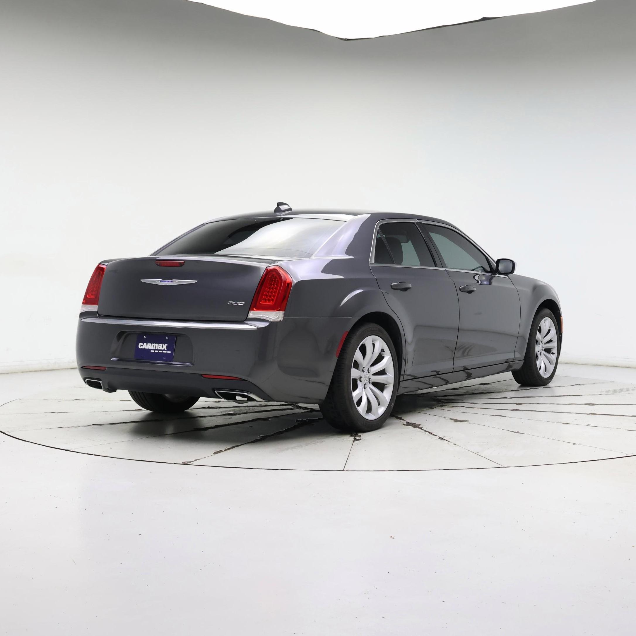 Thumbnail: 2018 Chrysler 300 - 8
