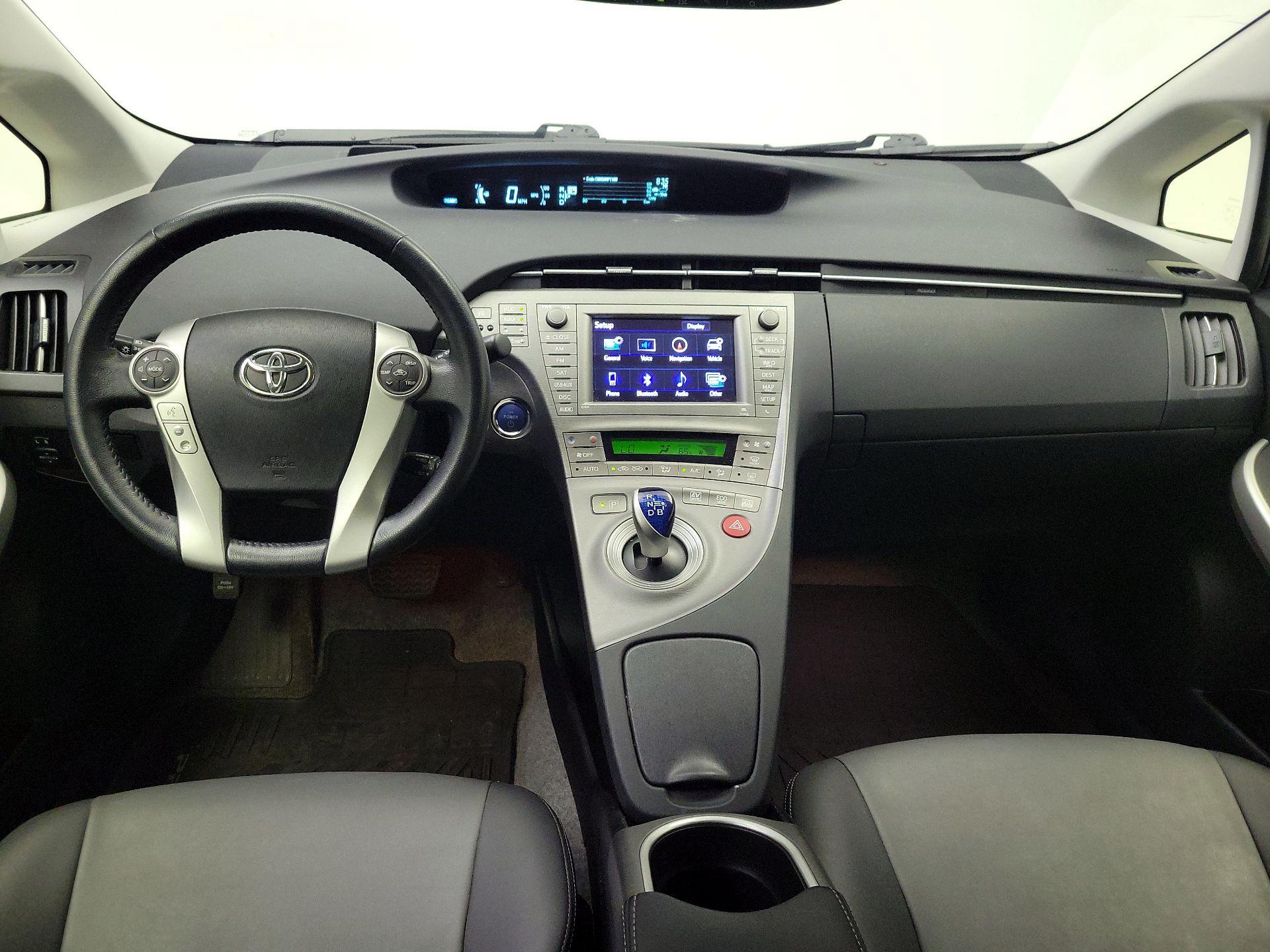 Thumbnail: 2015 Toyota Prius - 9