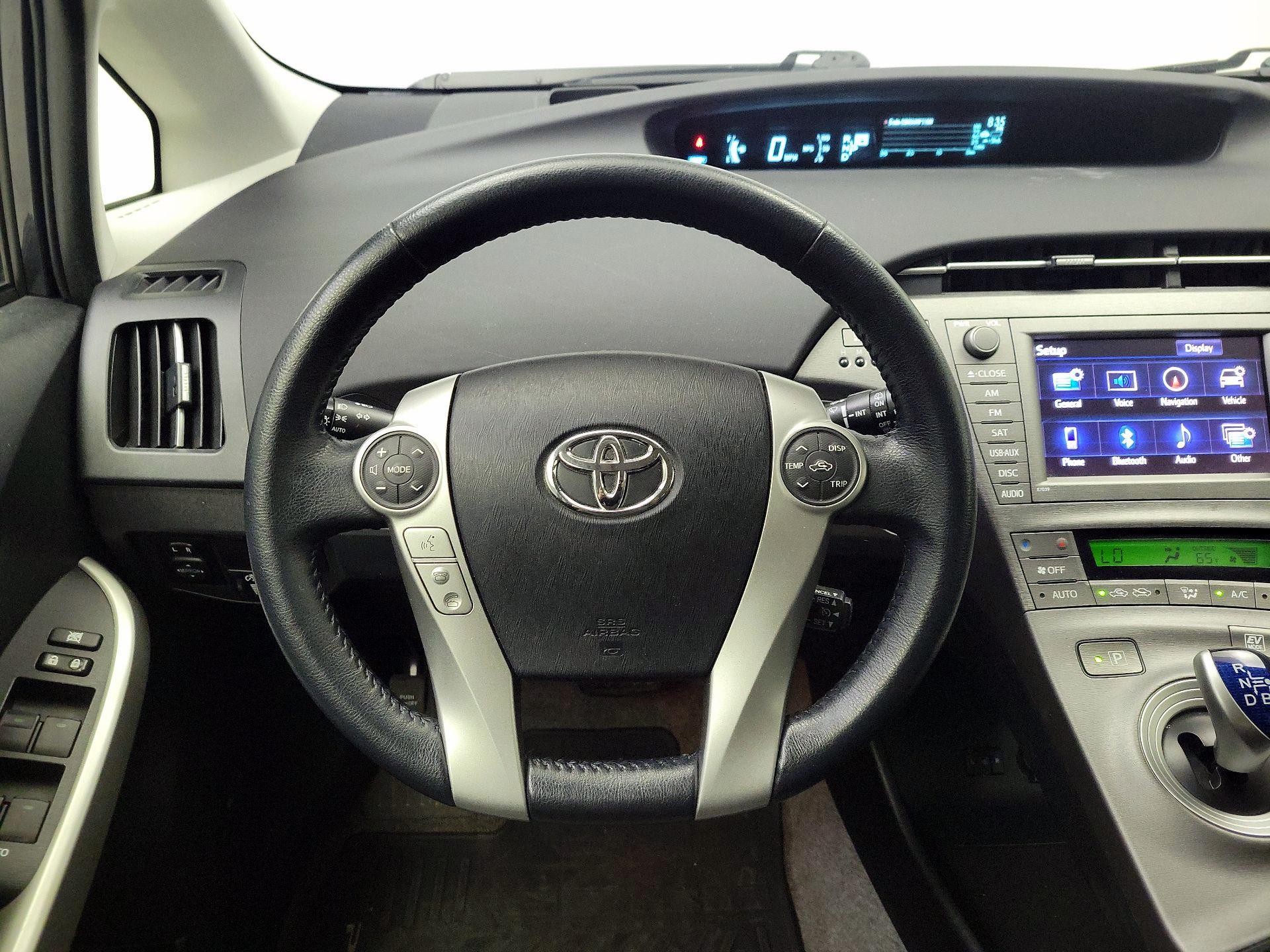 Thumbnail: 2015 Toyota Prius - 10