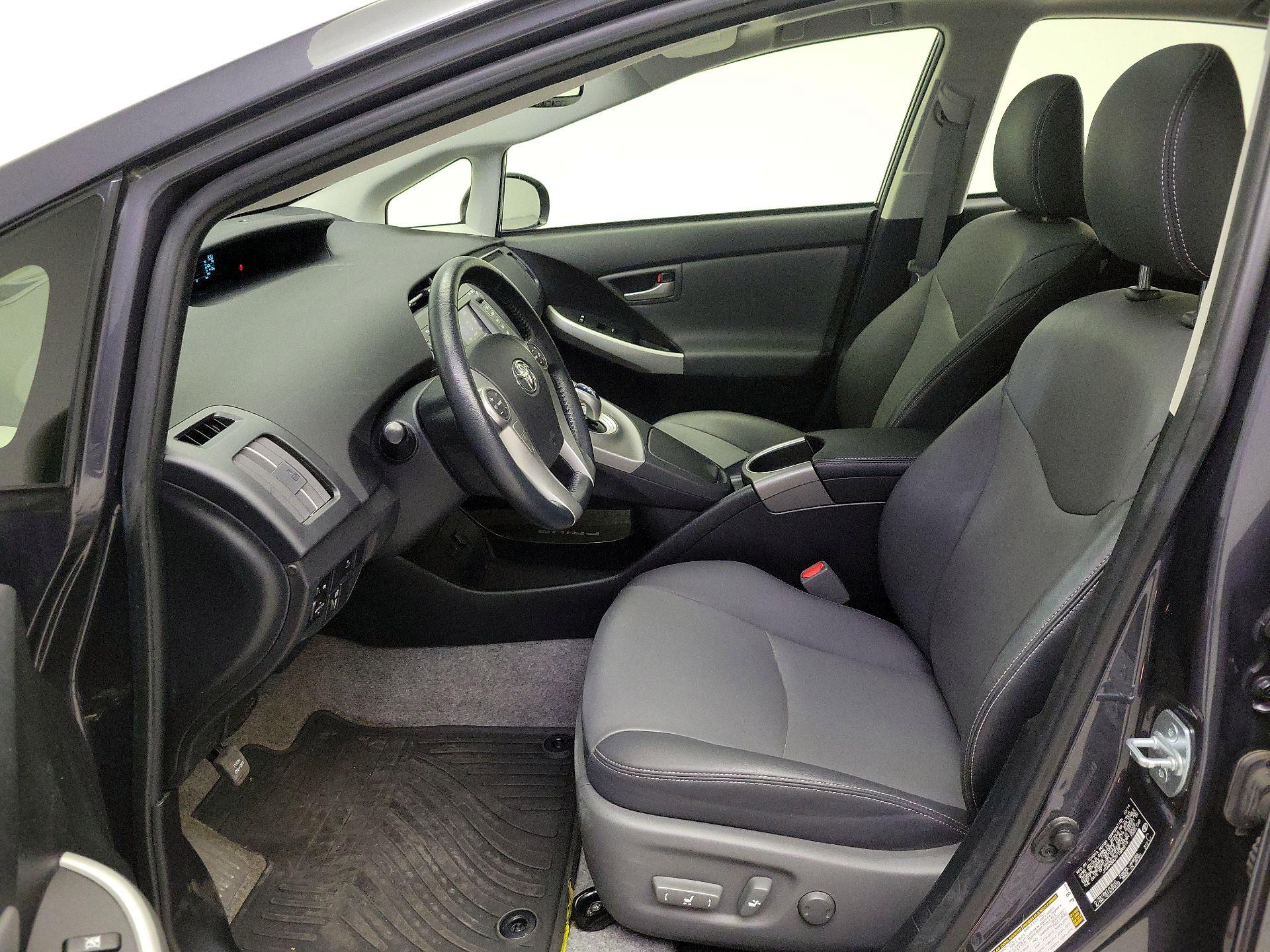 Thumbnail: 2015 Toyota Prius - 11