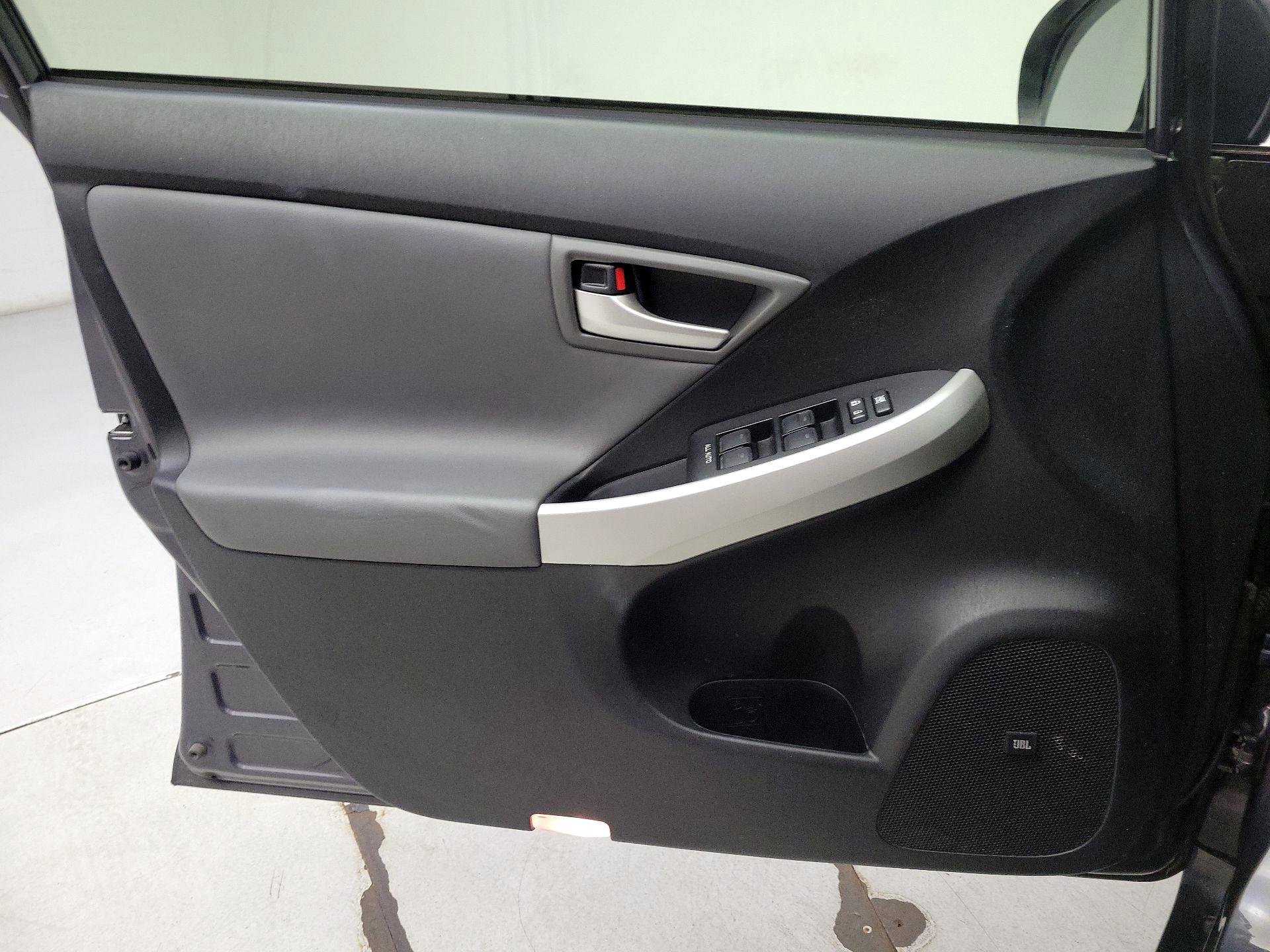 Thumbnail: 2015 Toyota Prius - 12